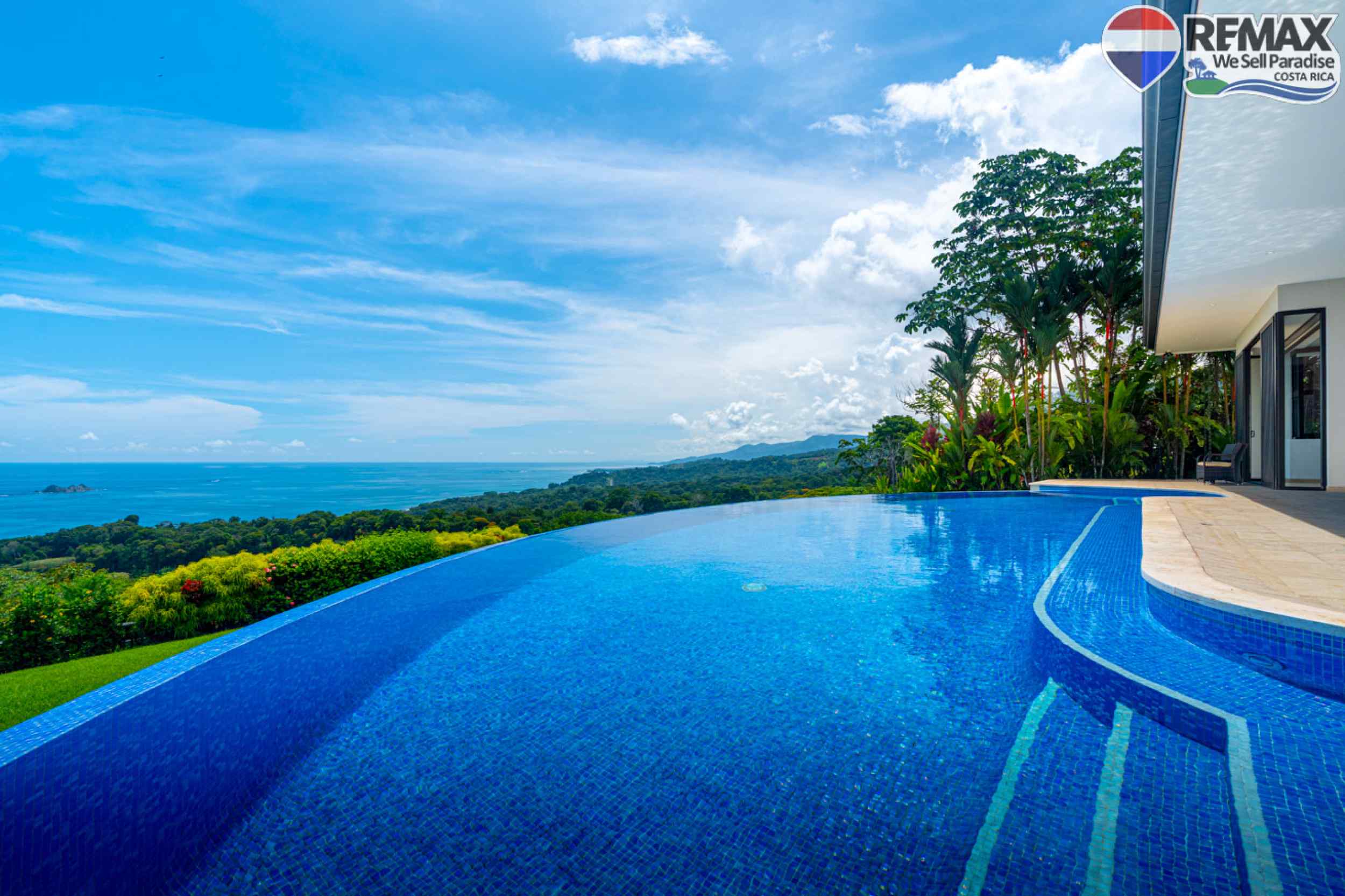 Stunning 3-Bedroom Luxury Home with Panoramic Ocean Views & Infinity Pool in Ojochal Costa Rica