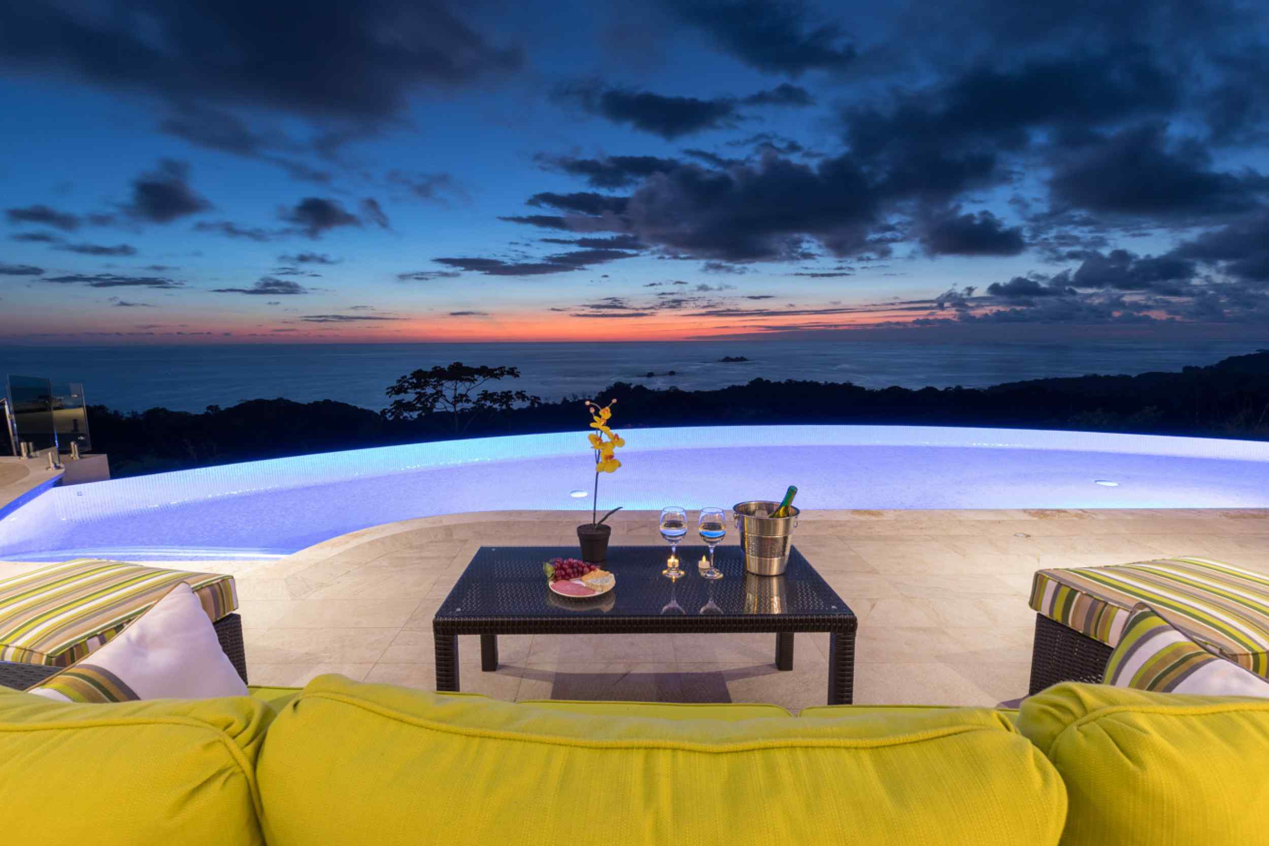Stunning 3-Bedroom Luxury Home with Panoramic Ocean Views & Infinity Pool in Ojochal Costa Rica