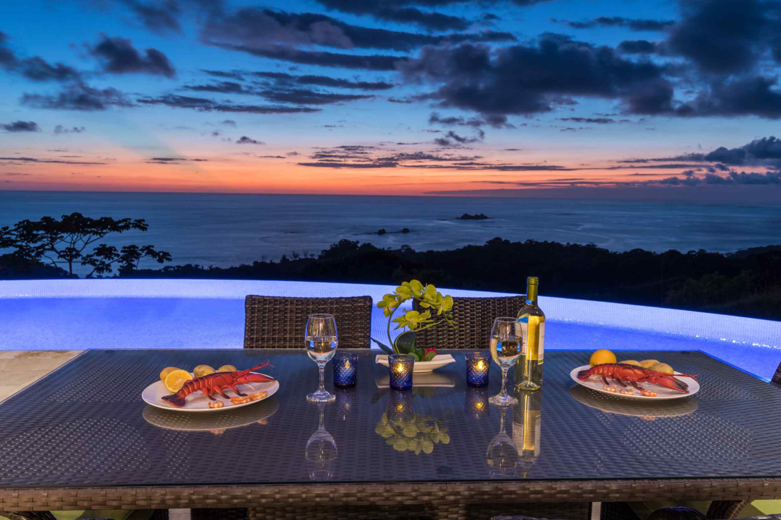 Stunning 3-Bedroom Luxury Home with Panoramic Ocean Views & Infinity Pool in Ojochal Costa Rica