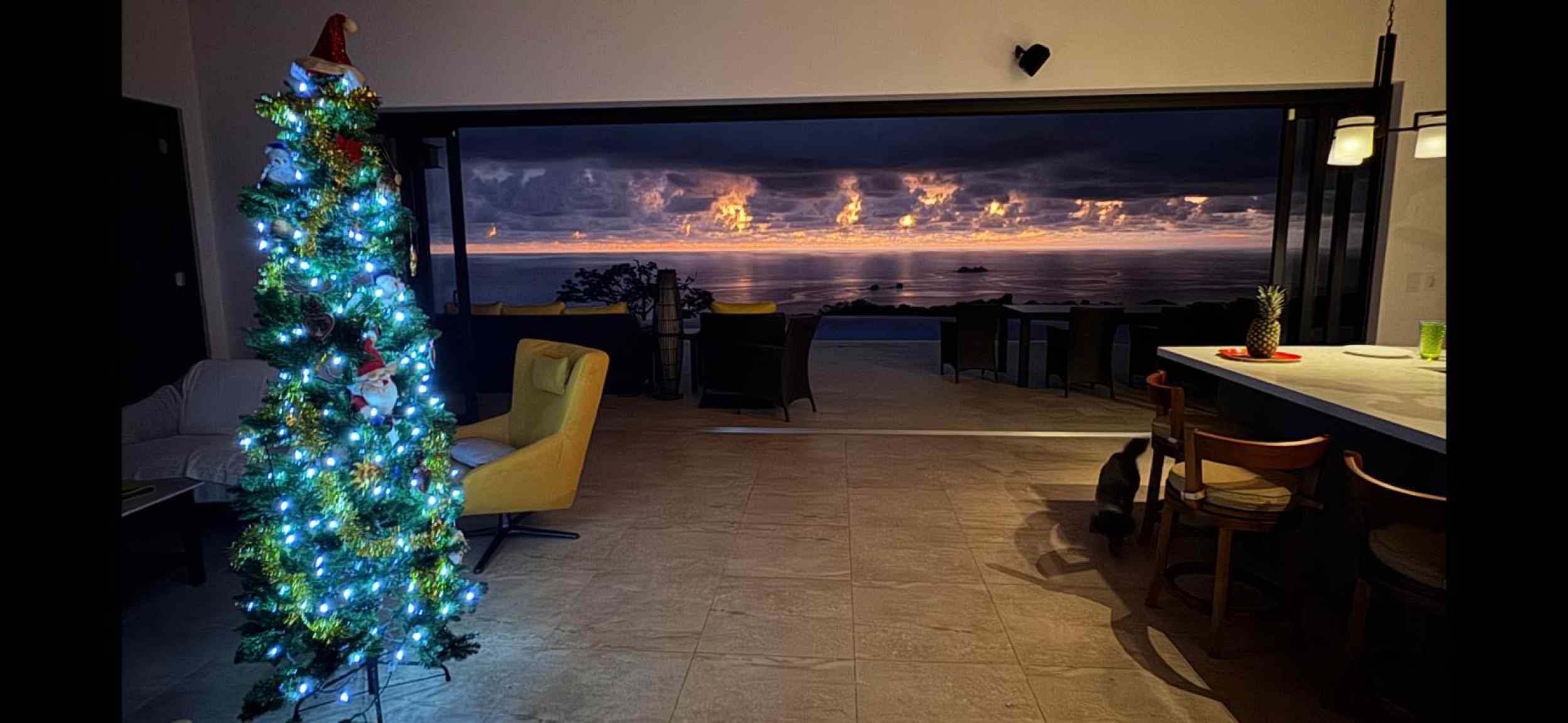 Stunning 3-Bedroom Luxury Home with Panoramic Ocean Views & Infinity Pool in Ojochal Costa Rica