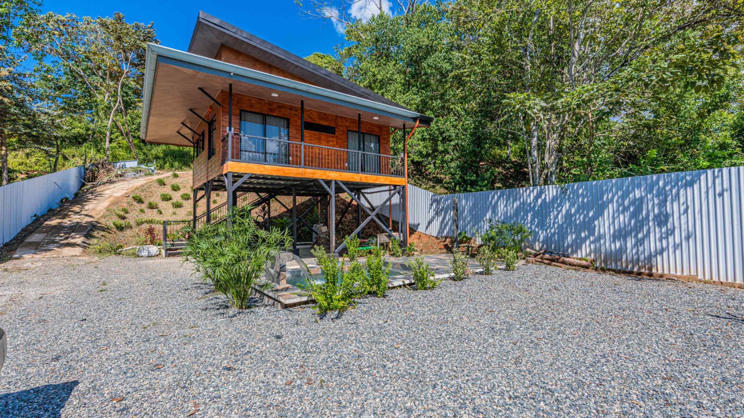 72623-1 Charming 2-Bedroom Home with Mountain Views & Swimming Pool in Ojochal Costa Rica
