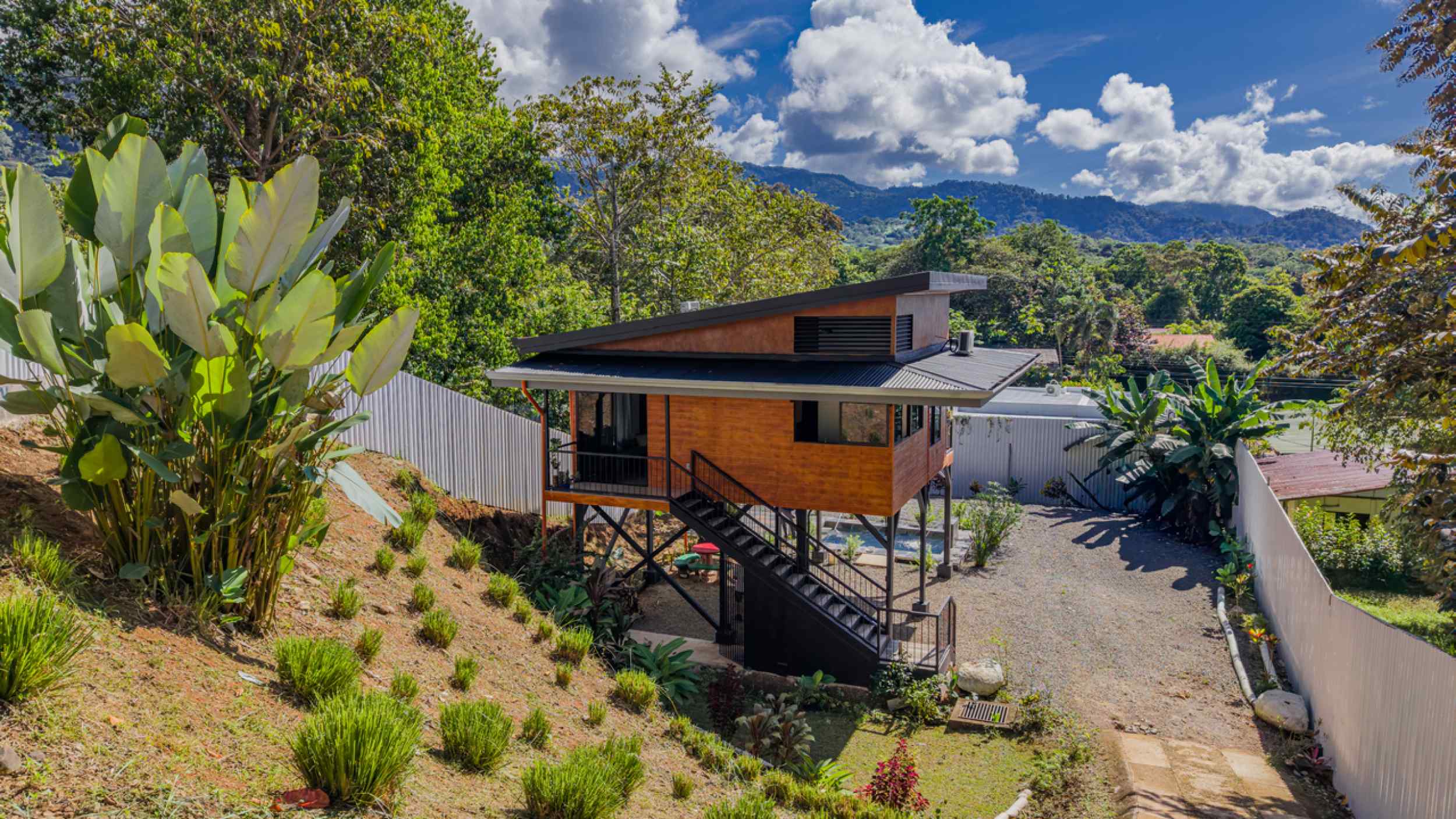 72623-3 Charming 2-Bedroom Home with Mountain Views & Swimming Pool in Ojochal Costa Rica