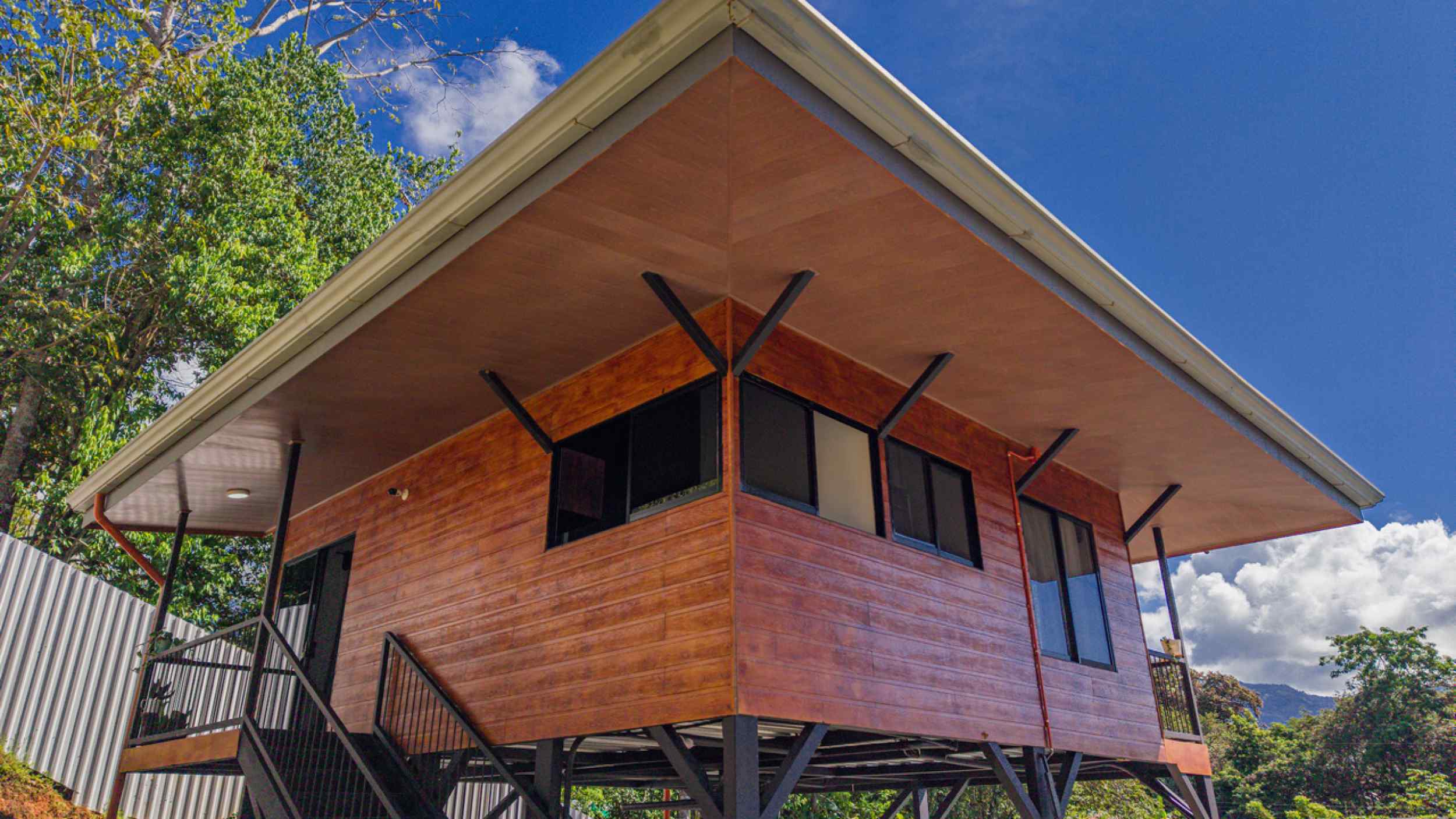 72623-8 Charming 2-Bedroom Home with Mountain Views & Swimming Pool in Ojochal Costa Rica
