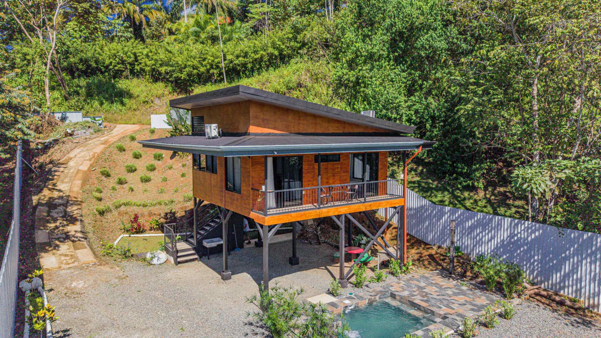 72623-9 Charming 2-Bedroom Home with Mountain Views & Swimming Pool in Ojochal Costa Rica