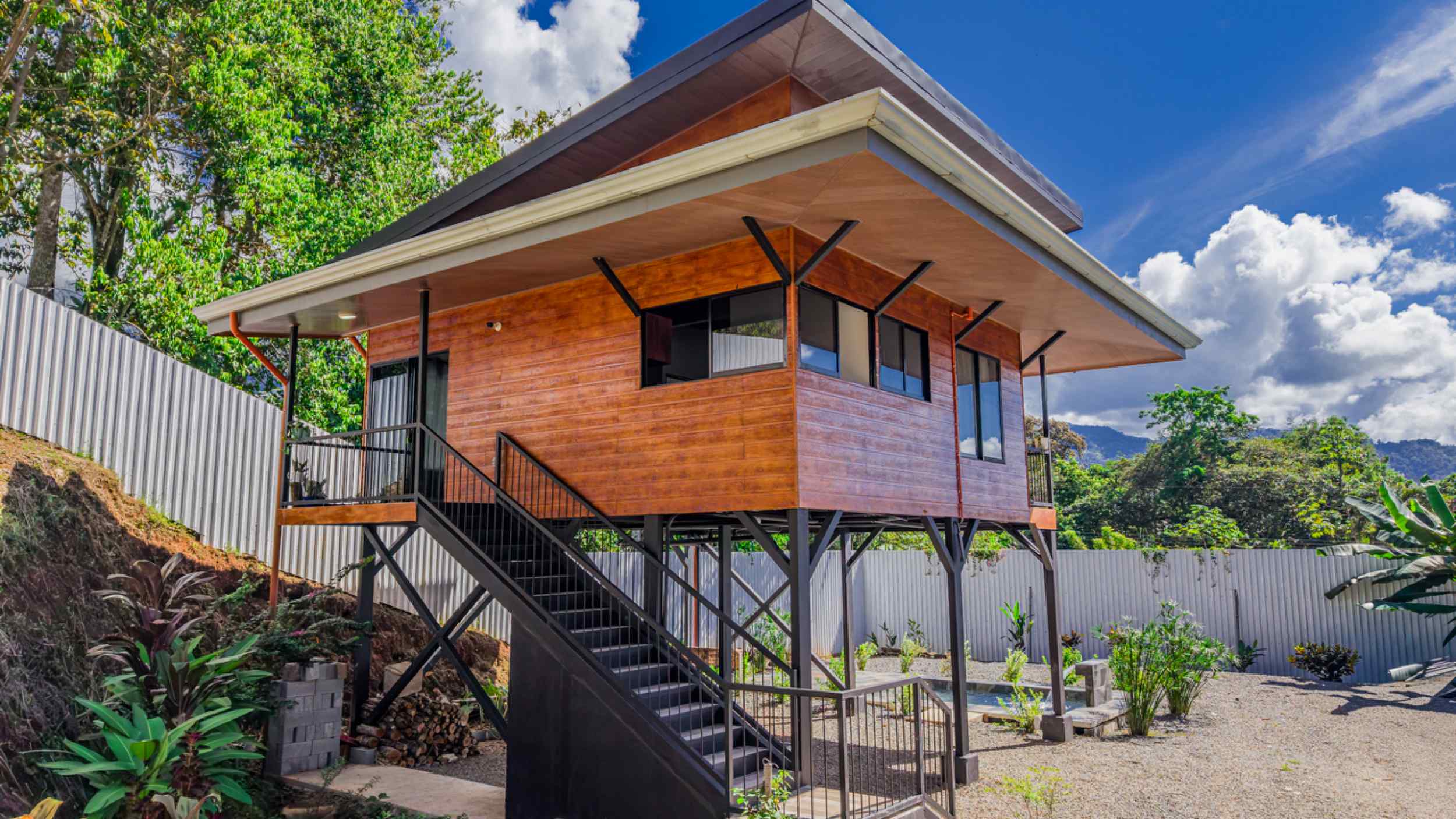 72623-17 Charming 2-Bedroom Home with Mountain Views & Swimming Pool in Ojochal Costa Rica