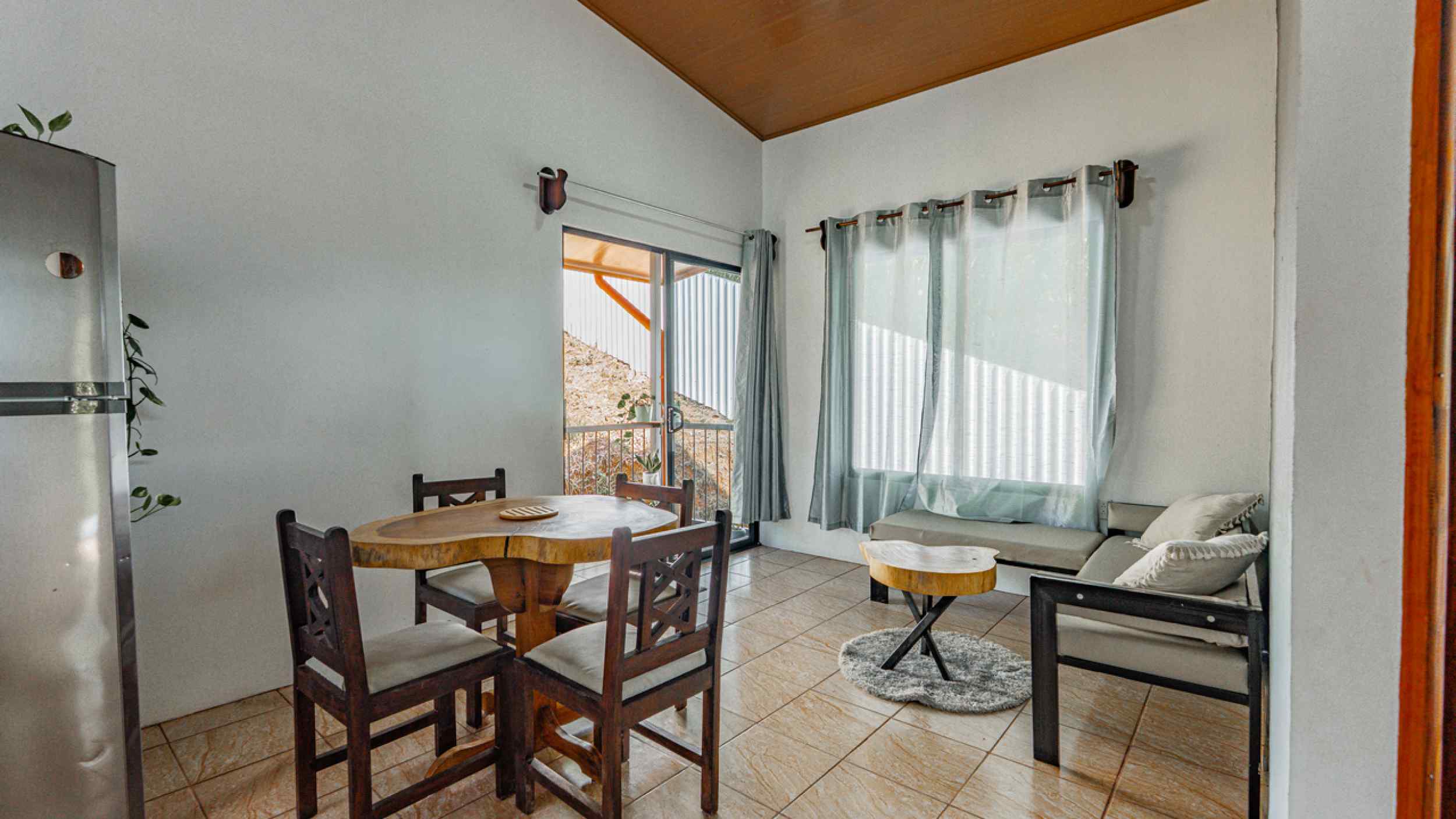 72623-23 Charming 2-Bedroom Home with Mountain Views & Swimming Pool in Ojochal Costa Rica