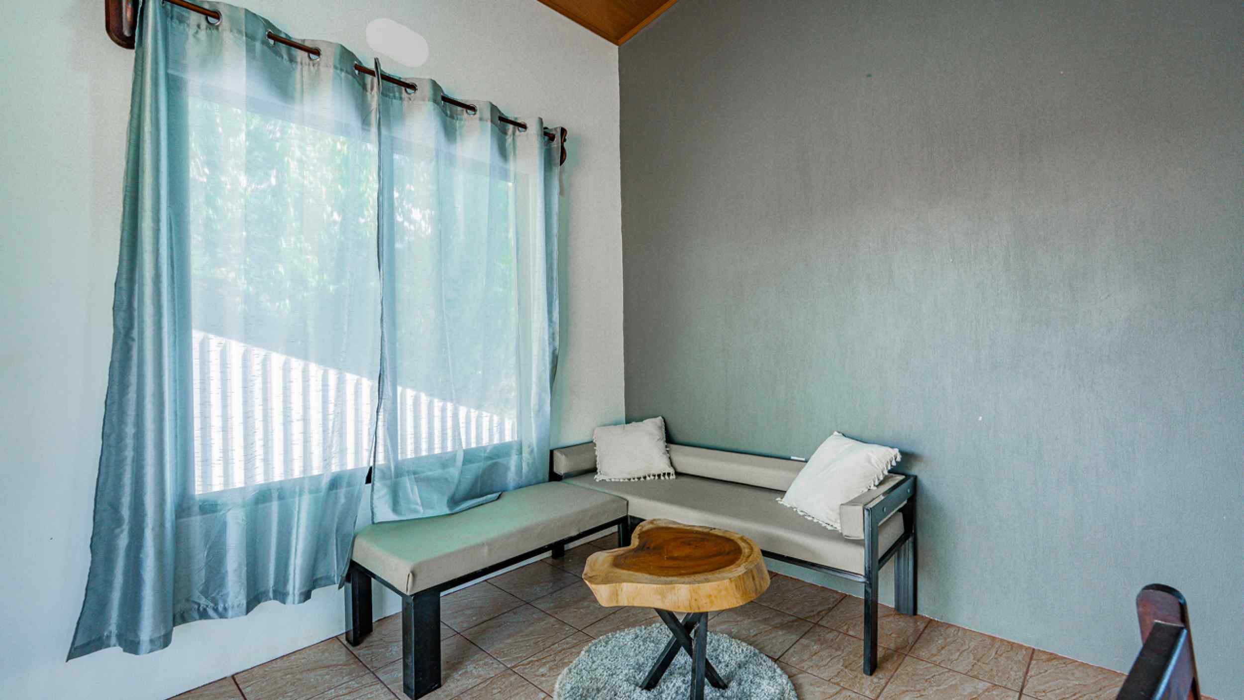 72623-24 Charming 2-Bedroom Home with Mountain Views & Swimming Pool in Ojochal Costa Rica