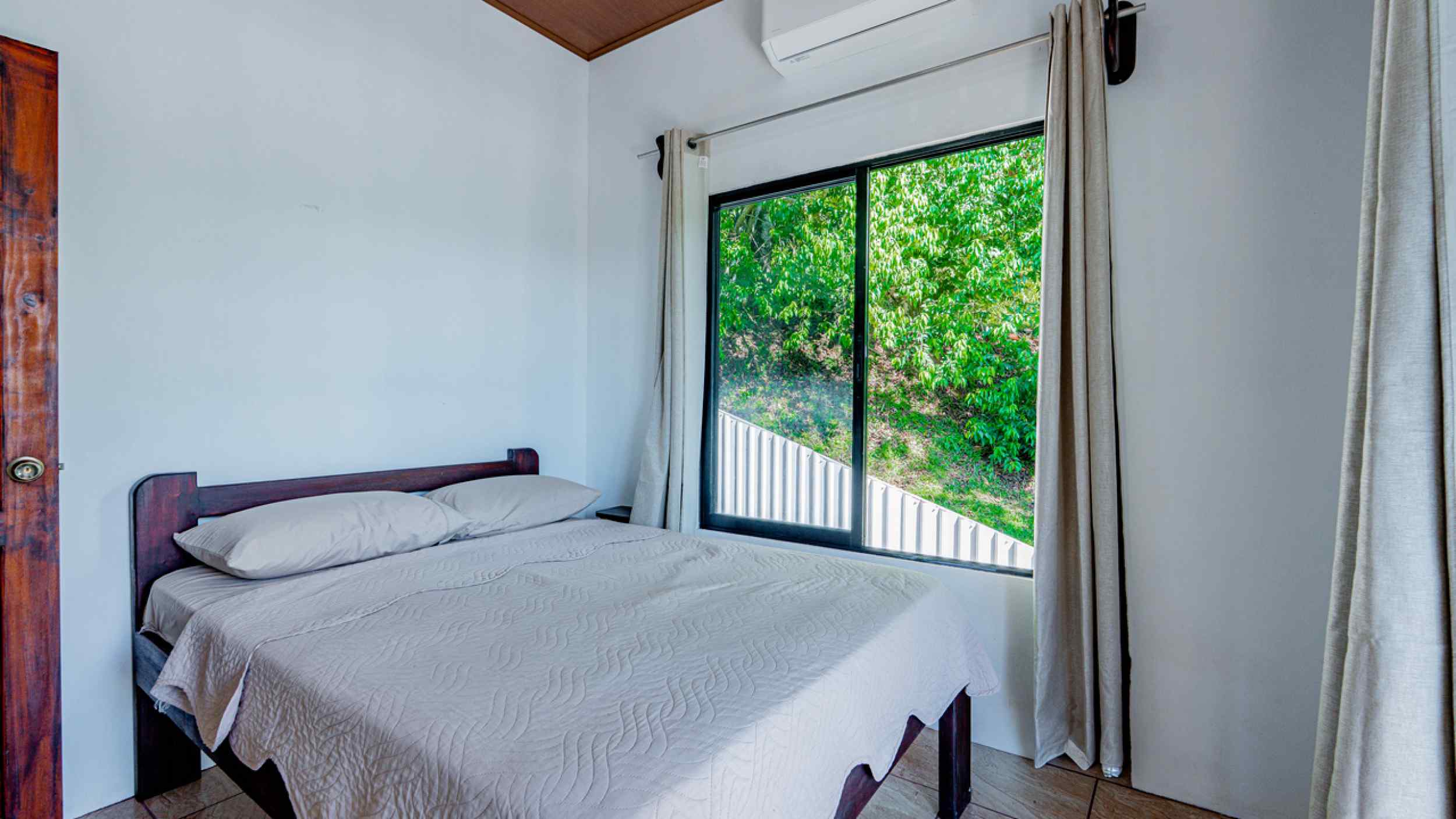 72623-28 Charming 2-Bedroom Home with Mountain Views & Swimming Pool in Ojochal Costa Rica