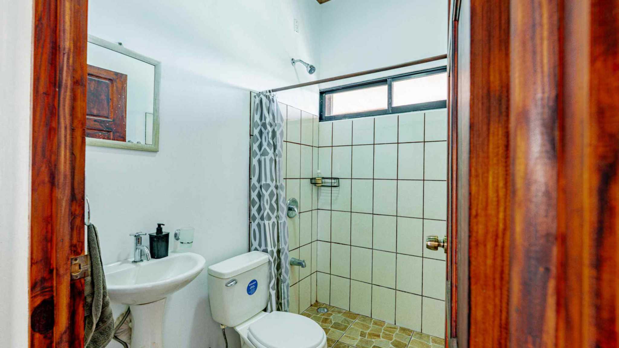 72623-30 Charming 2-Bedroom Home with Mountain Views & Swimming Pool in Ojochal Costa Rica