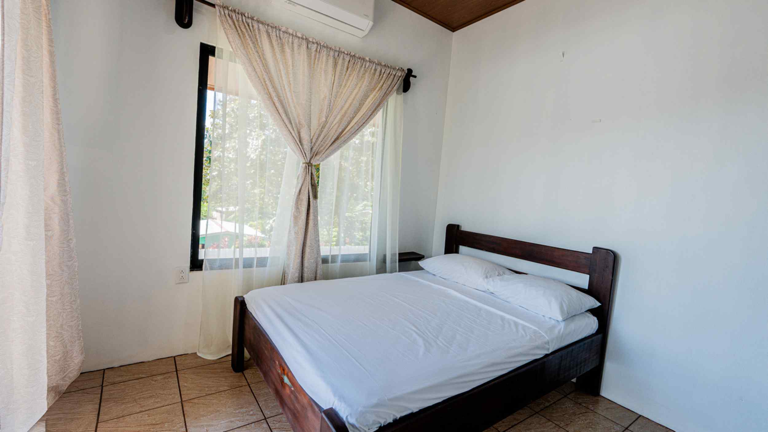 72623-34 Charming 2-Bedroom Home with Mountain Views & Swimming Pool in Ojochal Costa Rica