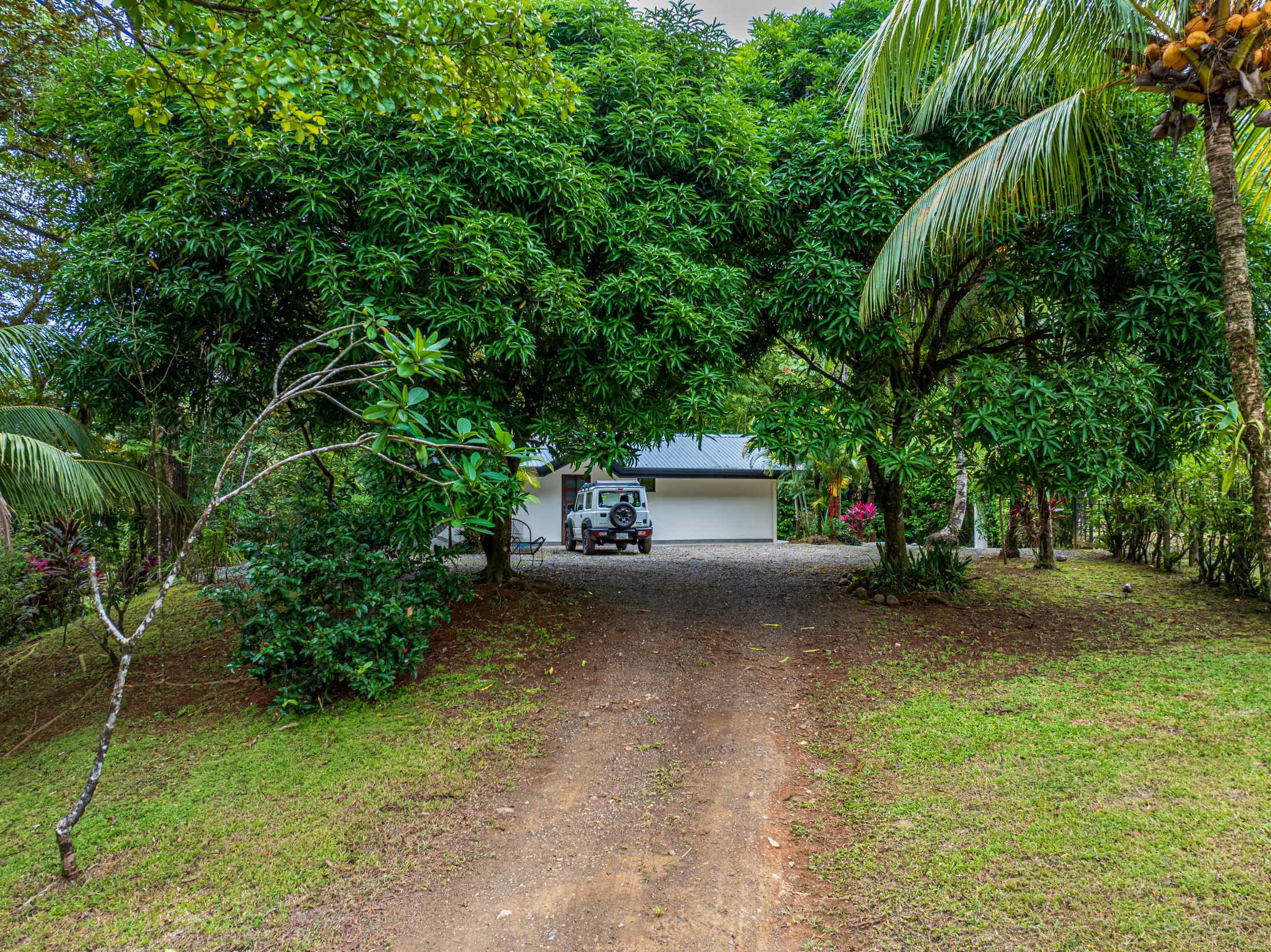 73034-7 Luxurious 5-Bedroom Rainforest Estate with Pool & Guest House in Ojochal Costa Rica