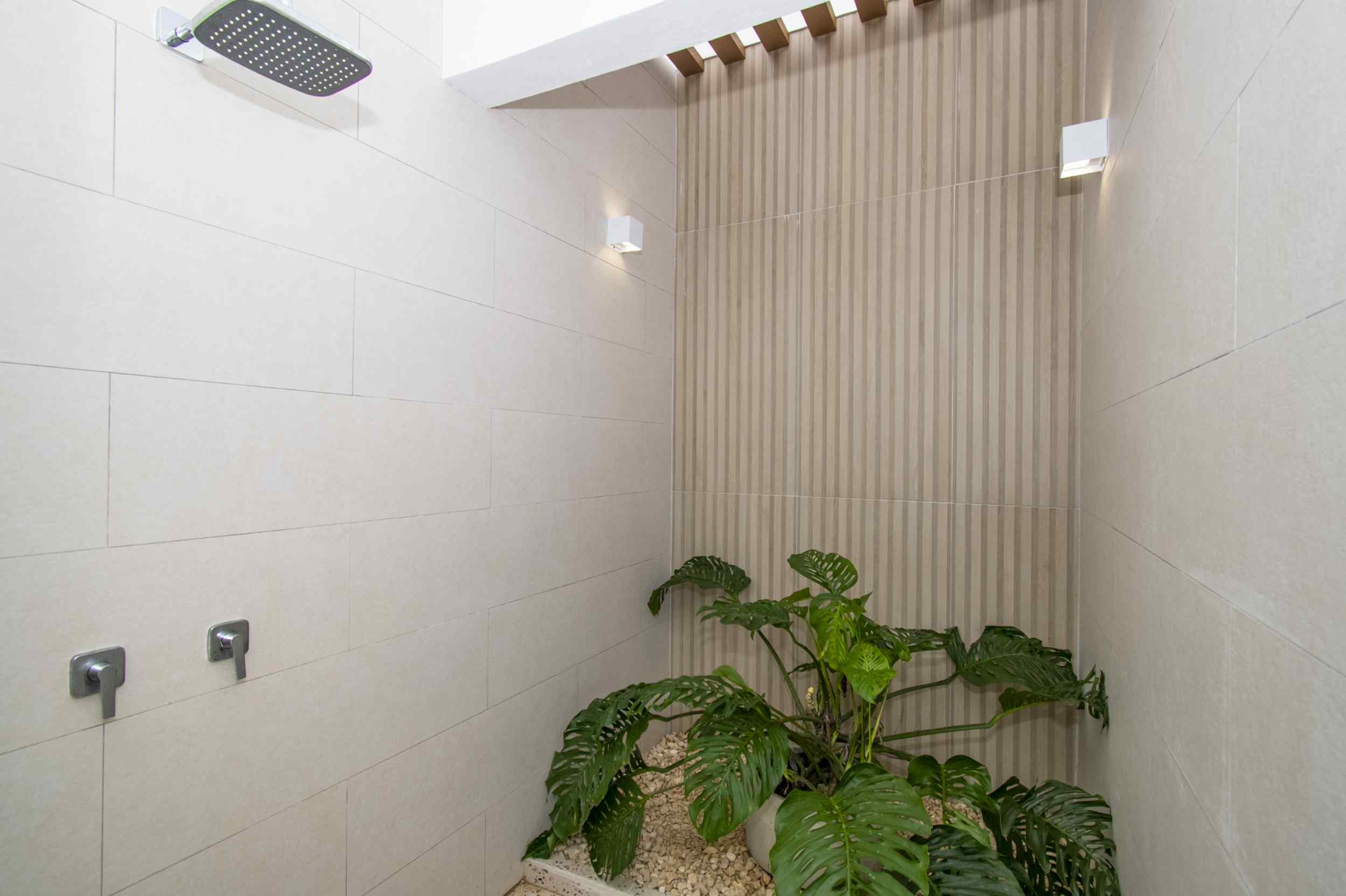 Modern Tropical 3-Bedroom Home with Private Pool & High-Speed Internet in Uvita Costa Rica