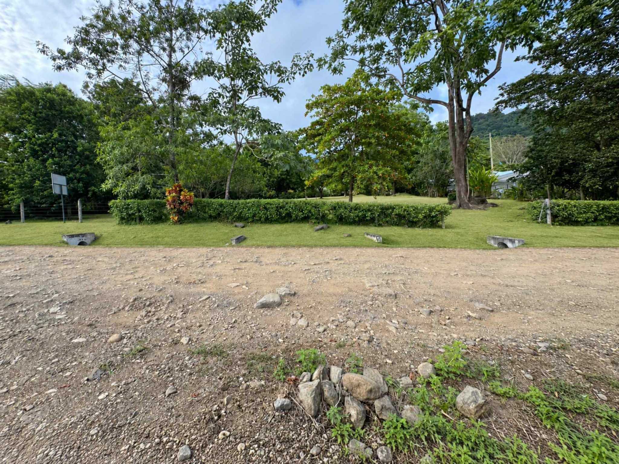 73959-2 Spacious Flat 1500 m2+ Building Lot in Ojochal Costa Rica