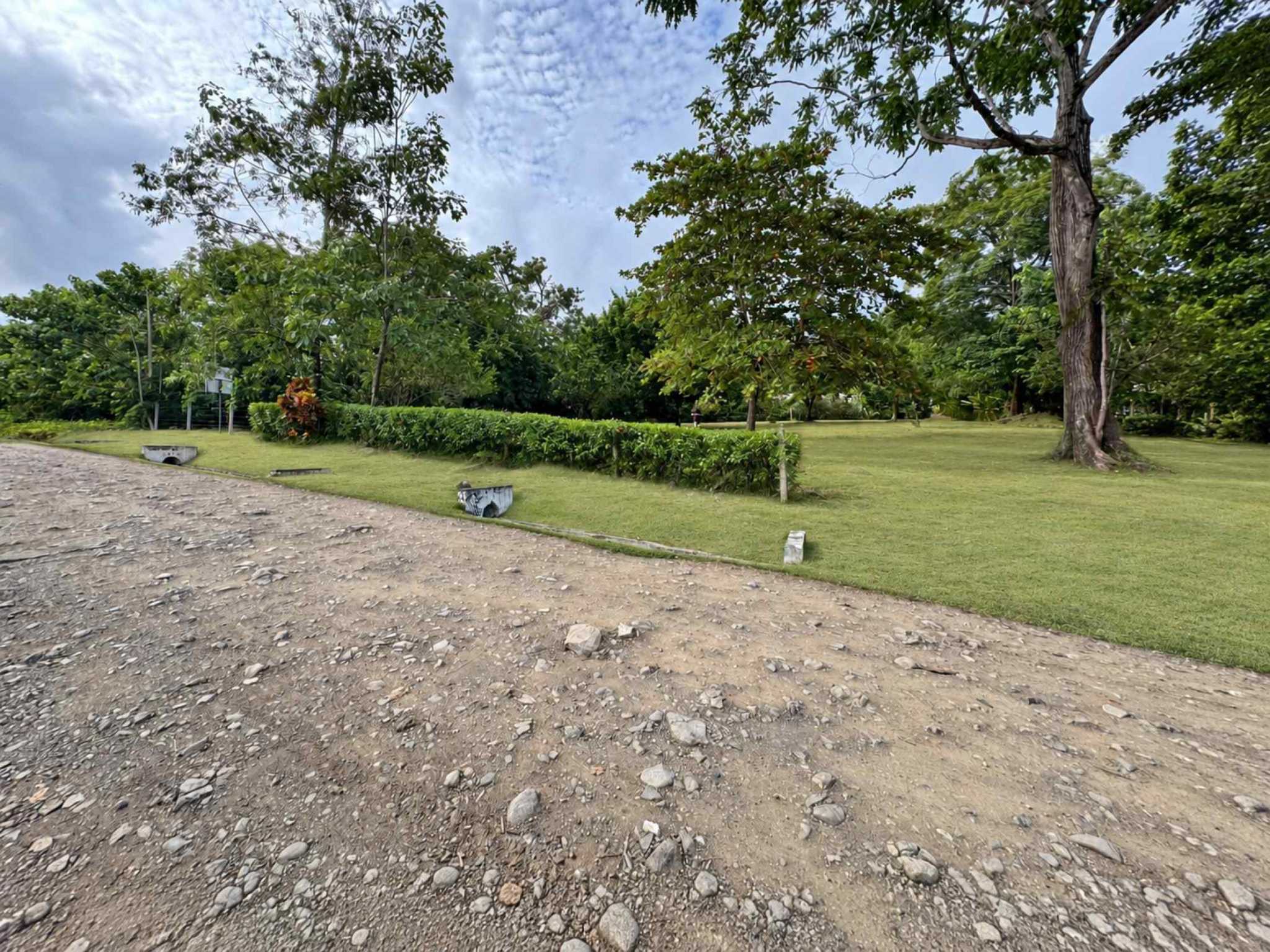 73959-3 Spacious Flat 1500 m2+ Building Lot in Ojochal Costa Rica