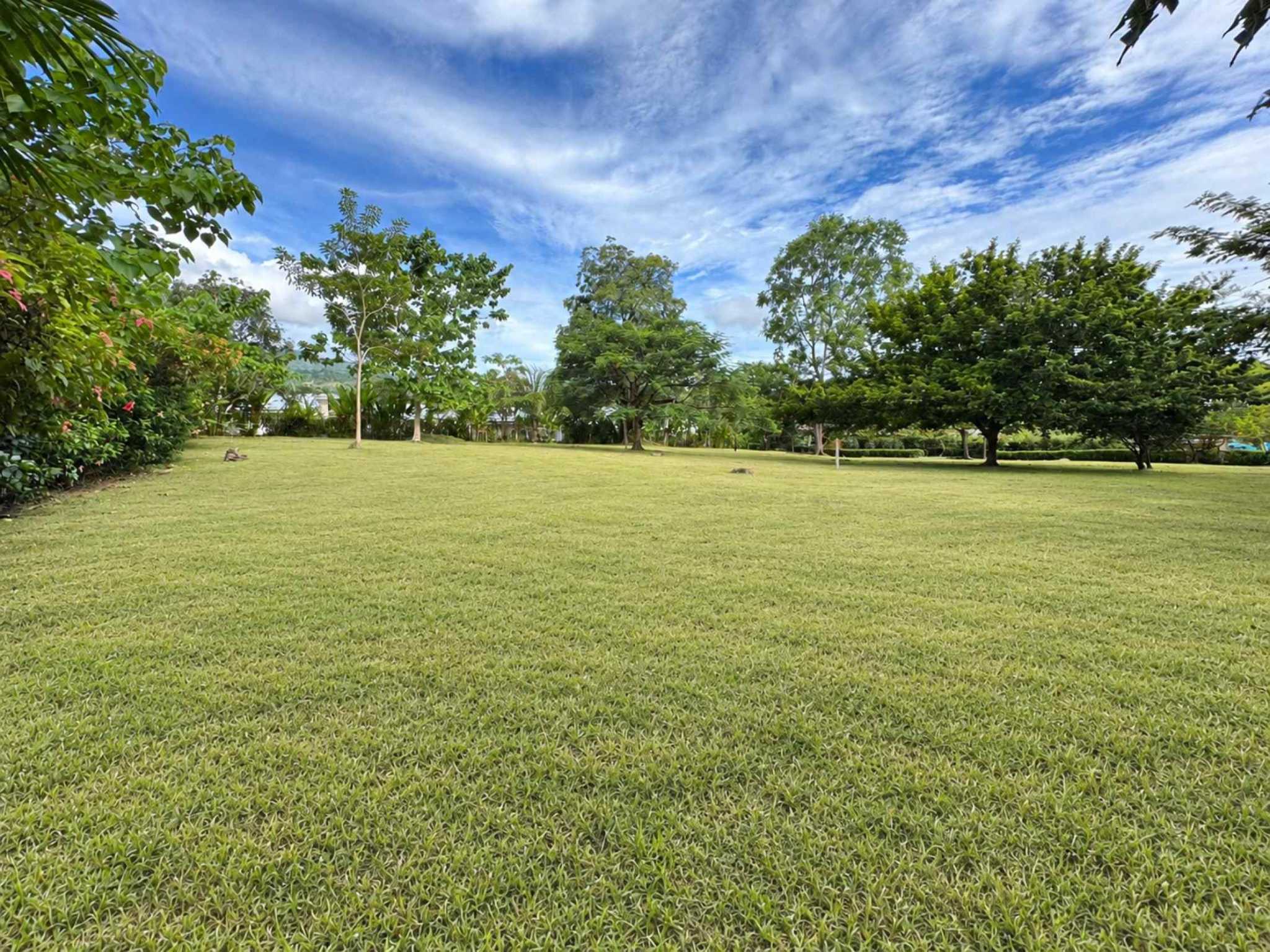 73959-8 Spacious Flat 1500 m2+ Building Lot in Ojochal Costa Rica