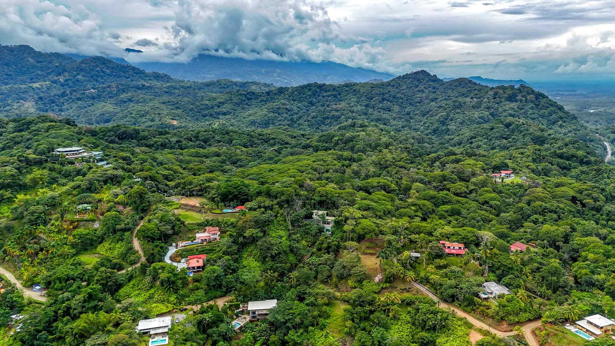 Charming 2-Bedroom House with Ocean Views, Private Pool & Jungle Surroundings in Ojochal Costa Rica