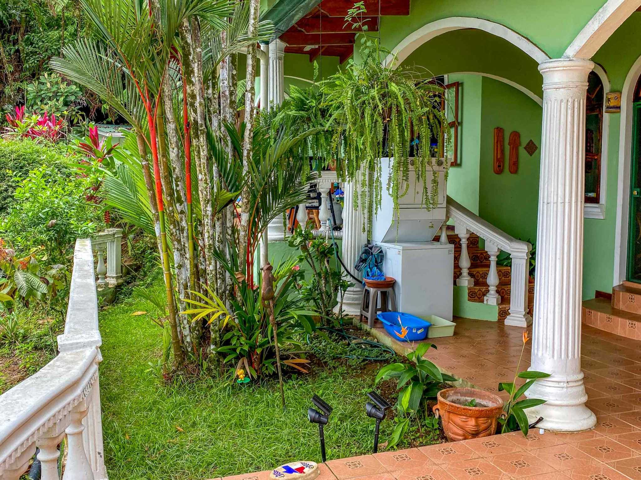 Charming 2-Bedroom House with Ocean Views, Private Pool & Jungle Surroundings in Ojochal Costa Rica