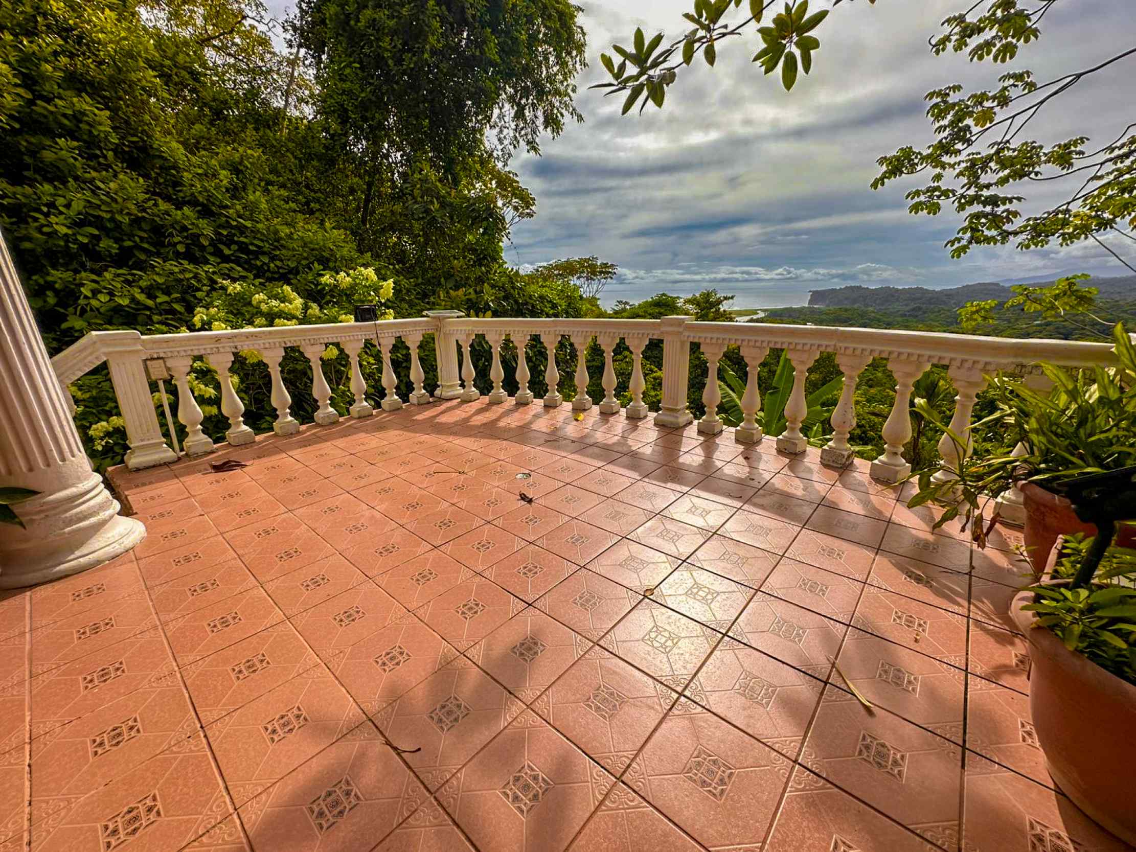 73992-10 Charming 2-Bedroom House with Ocean Views, Private Pool & Jungle Surroundings in Ojochal Costa Rica