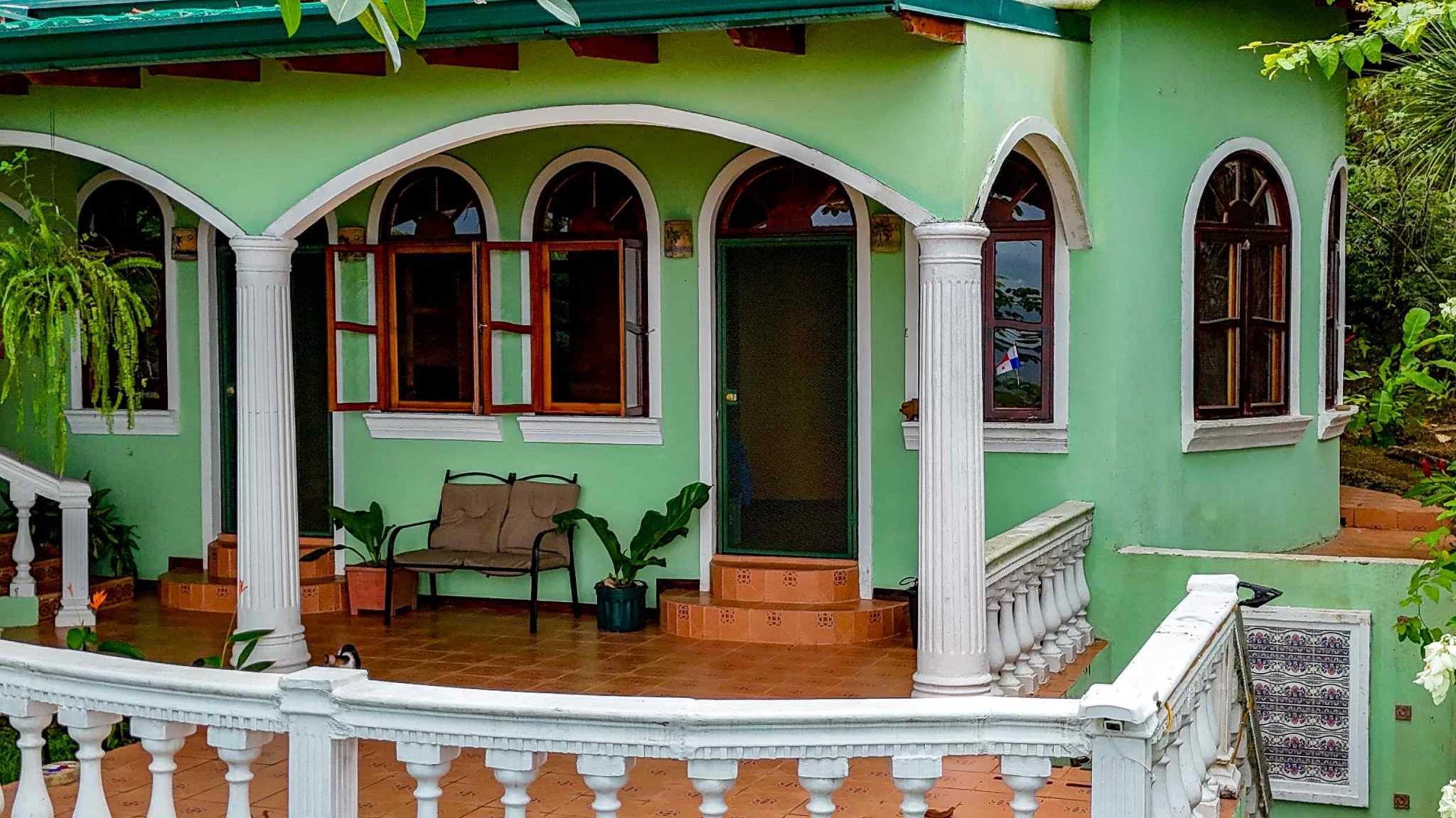 Charming 2-Bedroom House with Ocean Views, Private Pool & Jungle Surroundings in Ojochal Costa Rica