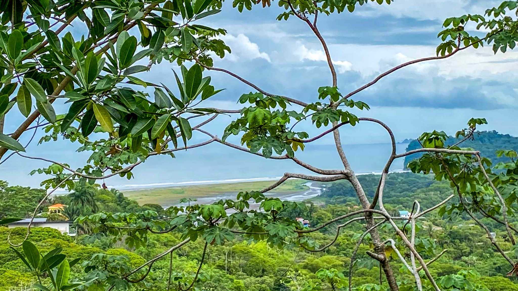 Charming 2-Bedroom House with Ocean Views, Private Pool & Jungle Surroundings in Ojochal Costa Rica
