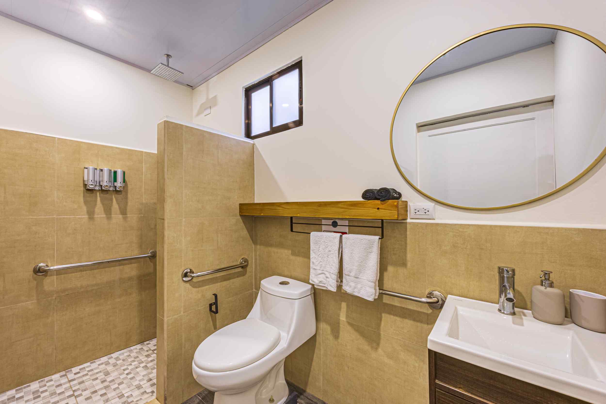 74009-15 Turnkey Five-Star Boutique Hotel with Pool & Income Potential in Uvita Costa Rica