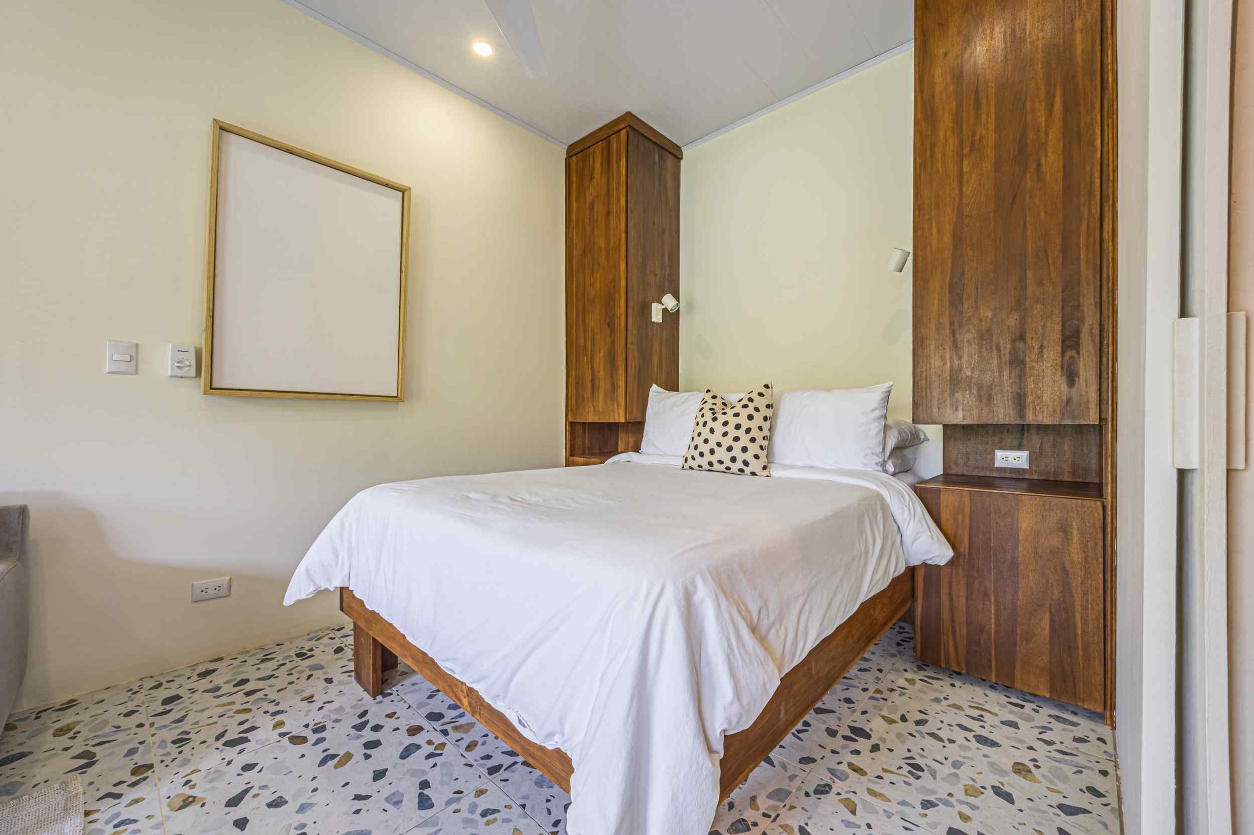 74009-33 Turnkey Five-Star Boutique Hotel with Pool & Income Potential in Uvita Costa Rica