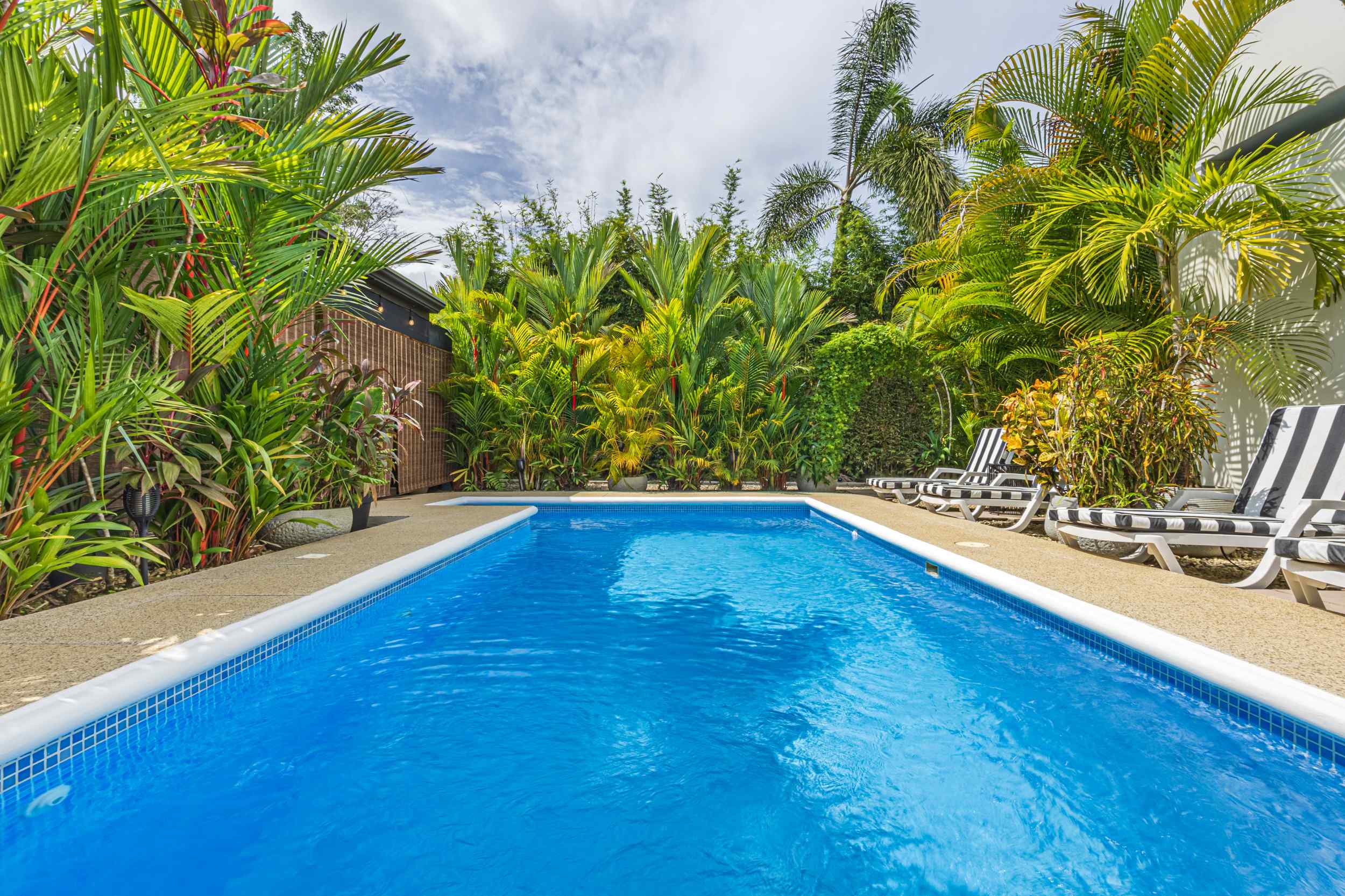 74009-41 Turnkey Five-Star Boutique Hotel with Pool & Income Potential in Uvita Costa Rica