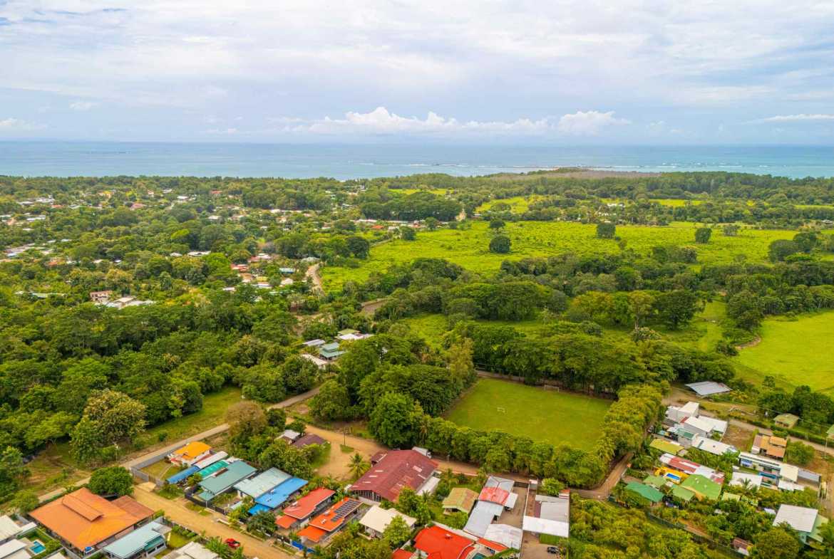 Beautifully Updated 2-Bedroom Villa, photo 4 of 24