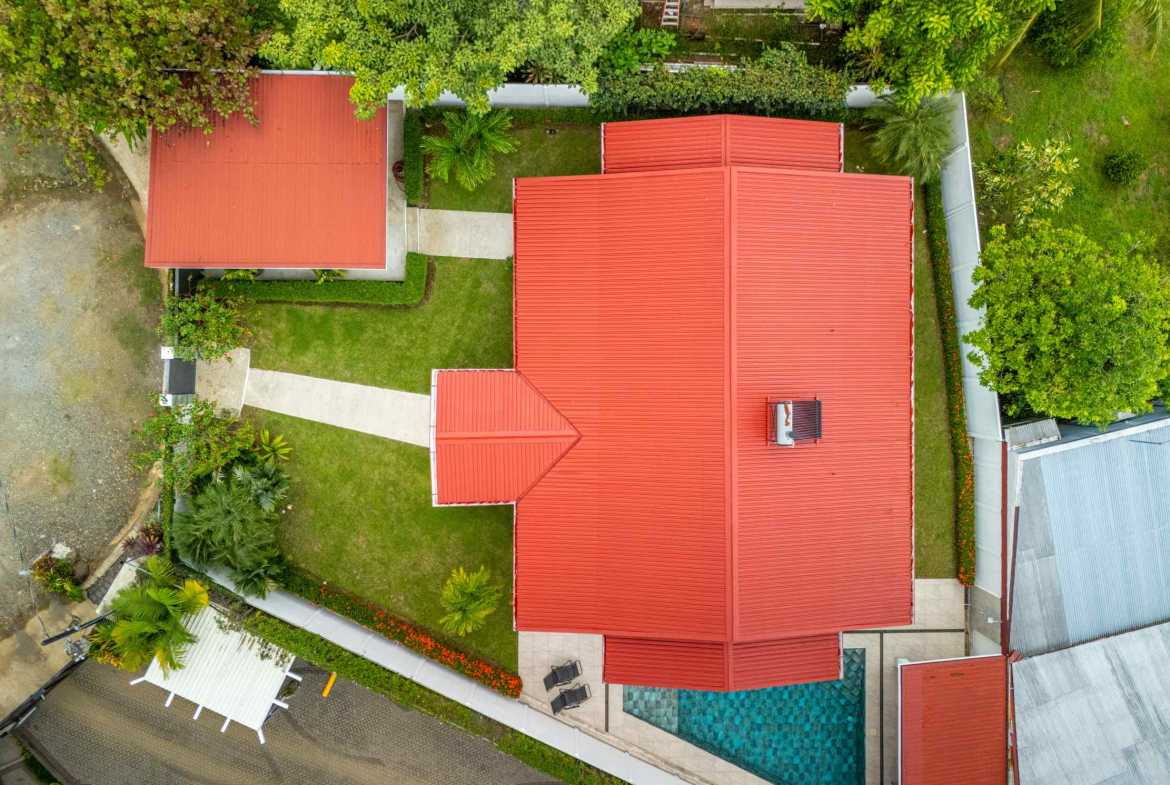 Beautifully Updated 2-Bedroom Villa, photo 5 of 24