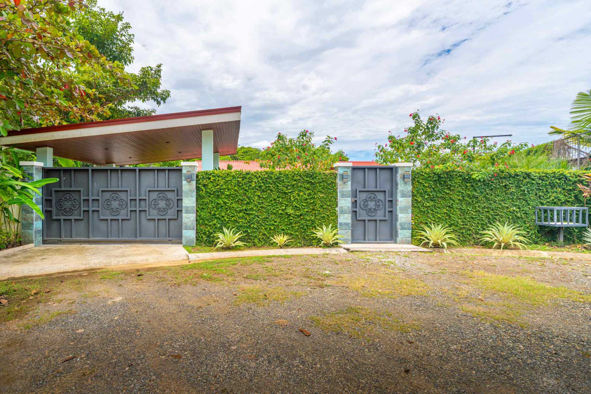 74509-4 Beautifully Updated 2-Bedroom Villa with Oversized Pool & Mountain Views in Uvita Costa Rica