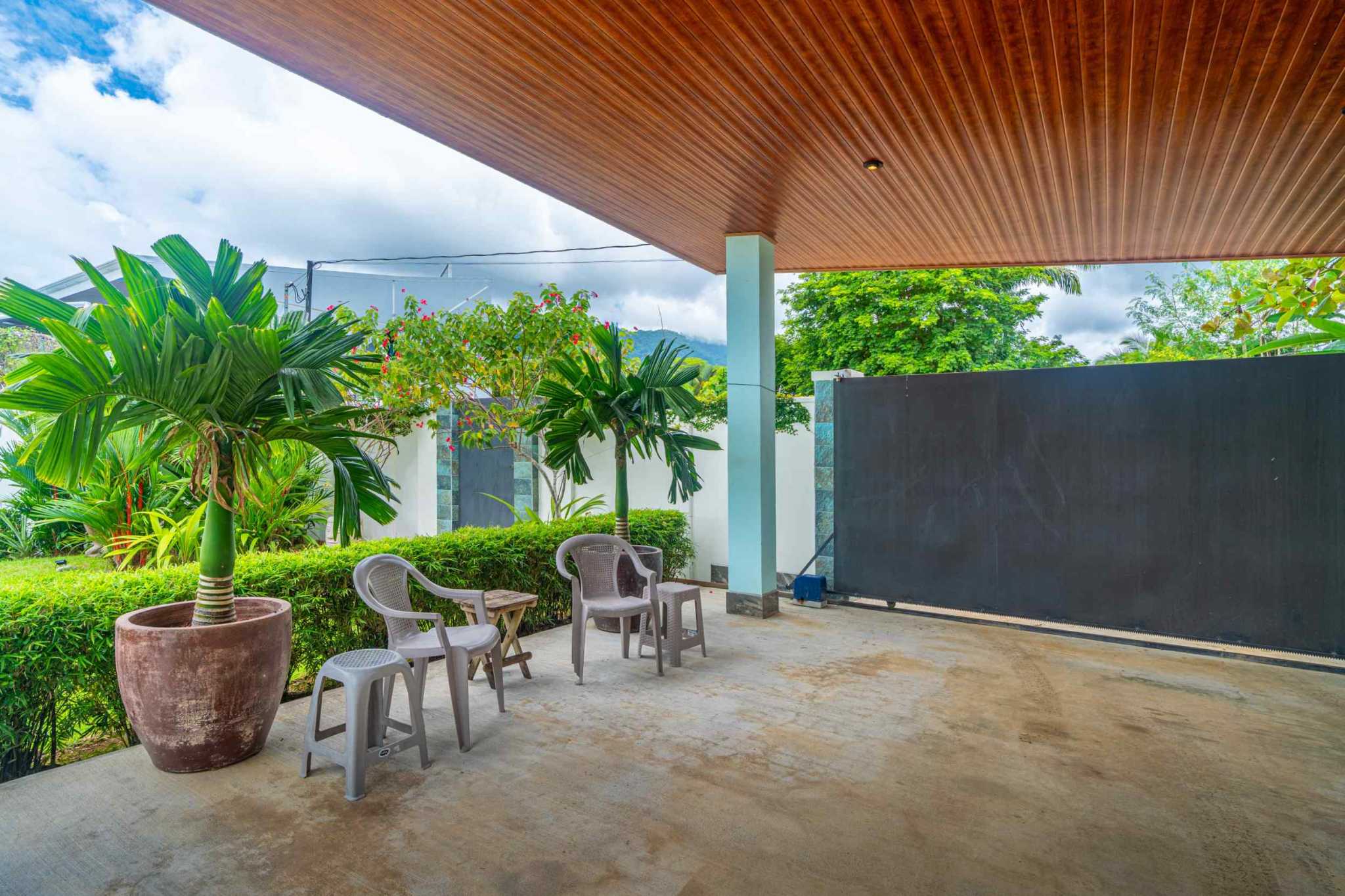 74509-8 Beautifully Updated 2-Bedroom Villa with Oversized Pool & Mountain Views in Uvita Costa Rica