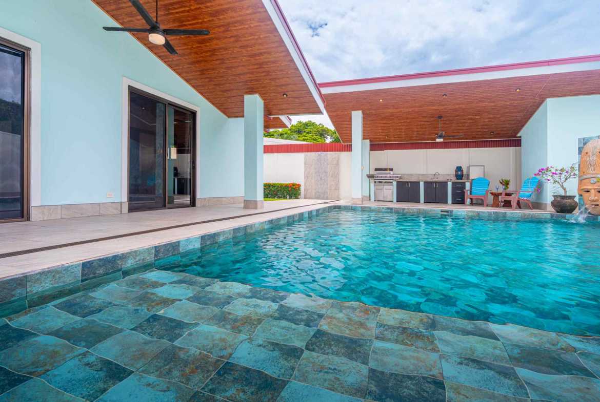 Beautifully Updated 2-Bedroom Villa with Oversized Pool & Mountain Views in Uvita Costa Rica
