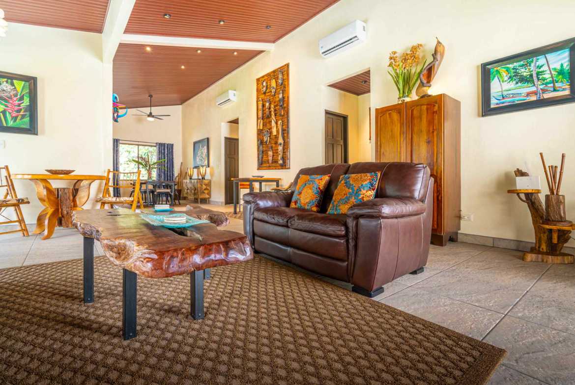 Beautifully Updated 2-Bedroom Villa, photo 20 of 24