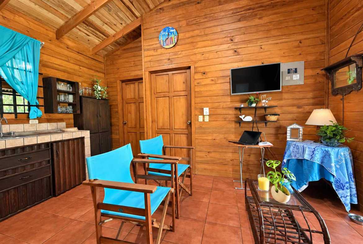 2-Bedroom Riverside Pine Cabin with River & Jungle Views, photo 11 of 24