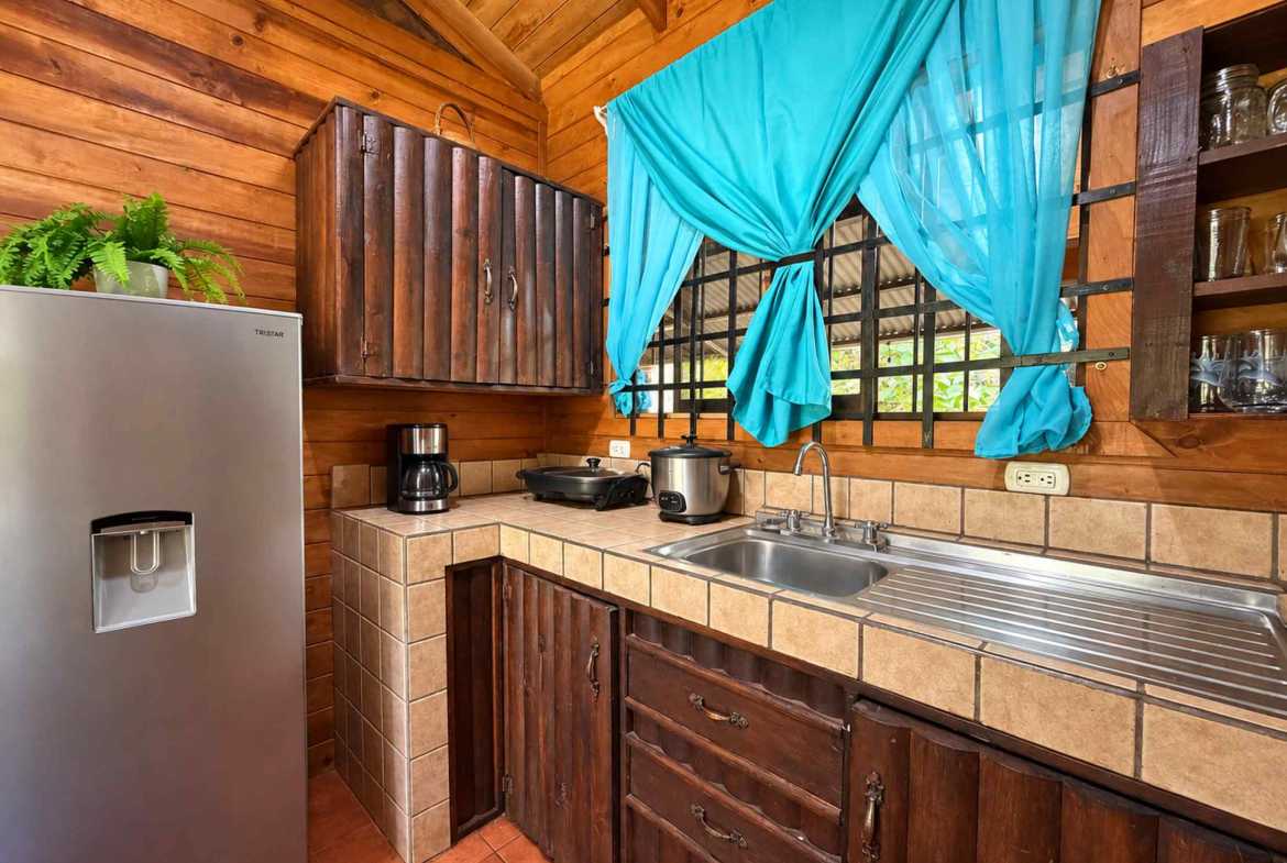 2-Bedroom Riverside Pine Cabin with River & Jungle Views, photo 15 of 24