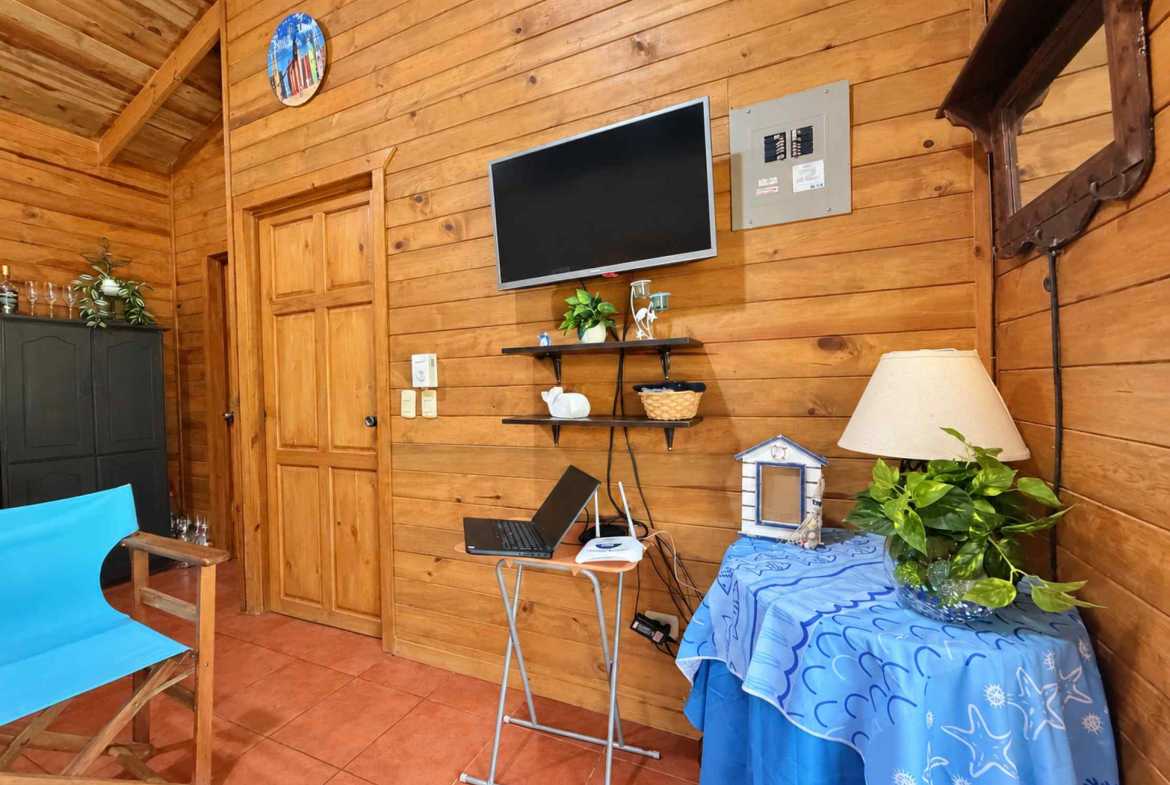 2-Bedroom Riverside Pine Cabin with River & Jungle Views, photo 19 of 24