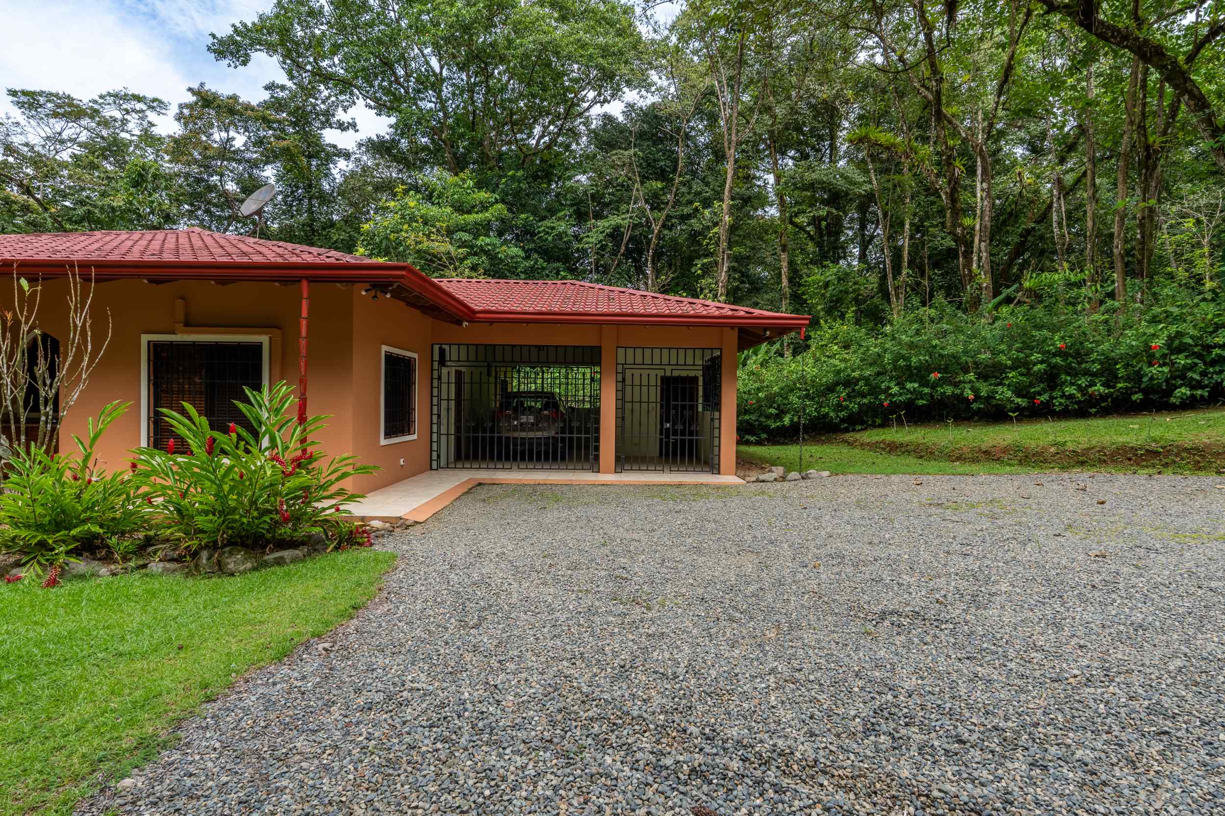 74507-33 Charming 2-Bedroom Colonial-Style Home with Private Pool & Creek in Ojochal Costa Rica
