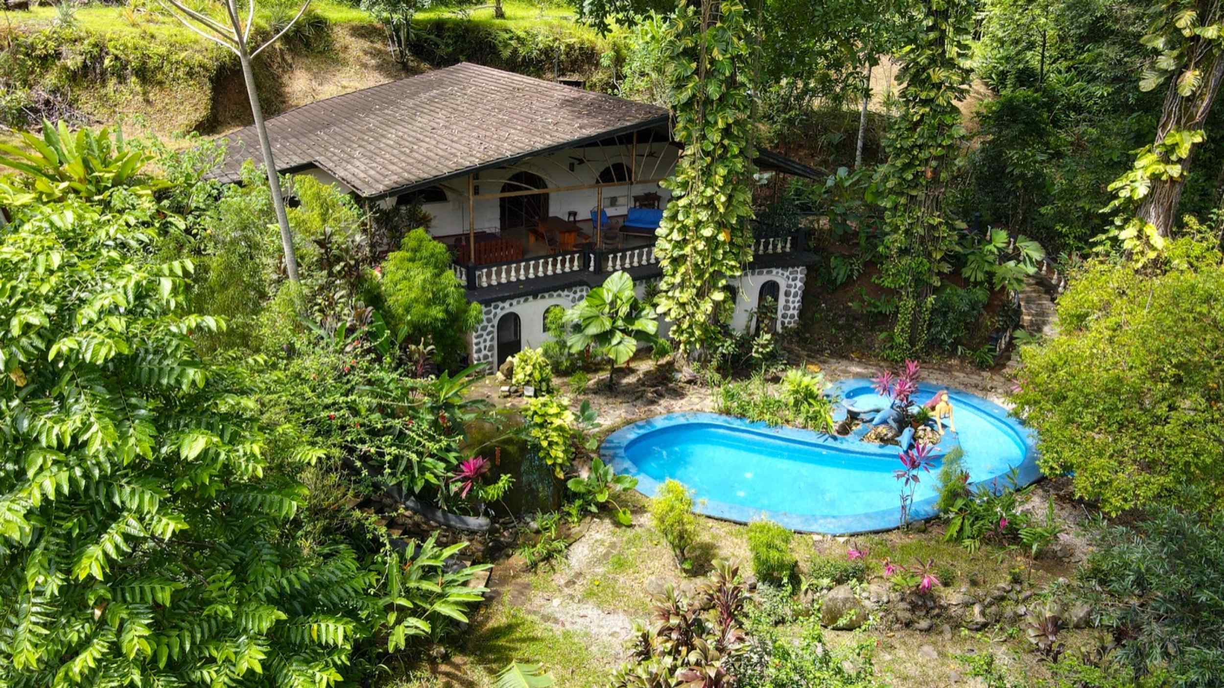 74771-47 Charming 3-Bedroom Income Property with Guest House & Mountain Views in Ojochal Costa Rica