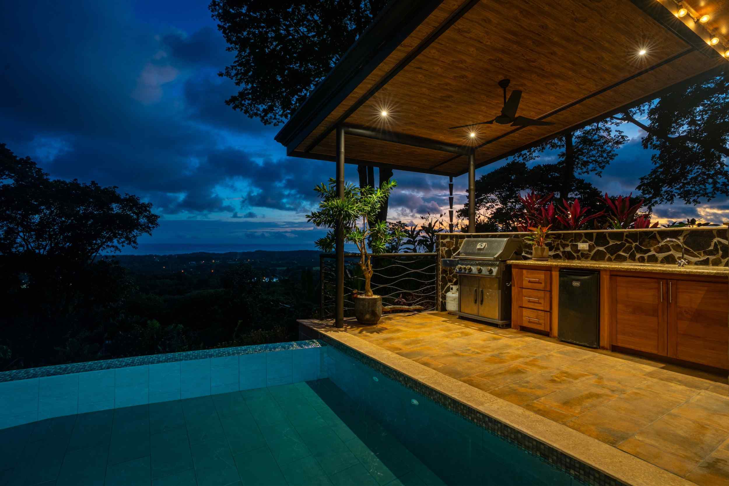 74444-3 Stunning 3-Bedroom Home with Ocean Views, Infinity Pool & Whale’s Tail Vistas in Uvita Costa Rica