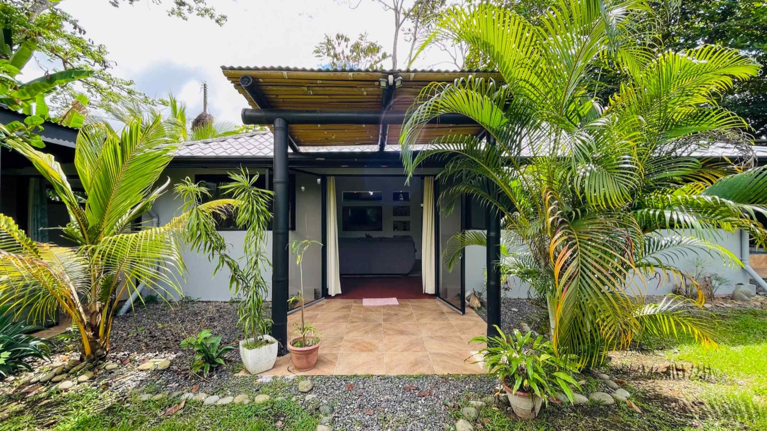 74848-1 Charming 3-Bedroom House with Mountain Views & Private Pool in Bahia Costa Rica