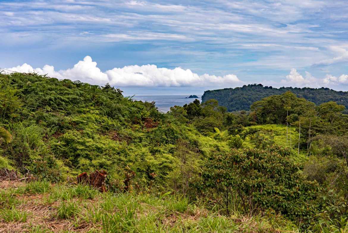 0.83-acre lot in Ojochal, Costa Rica – photo 2 of 4