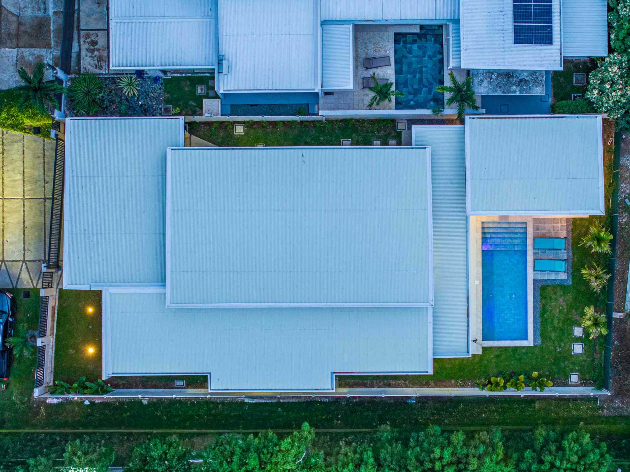 74430-7 Brand-New Modern Tropical 3-Bedroom Home with Private Pool & Outdoor Kitchen in Uvita Costa Rica