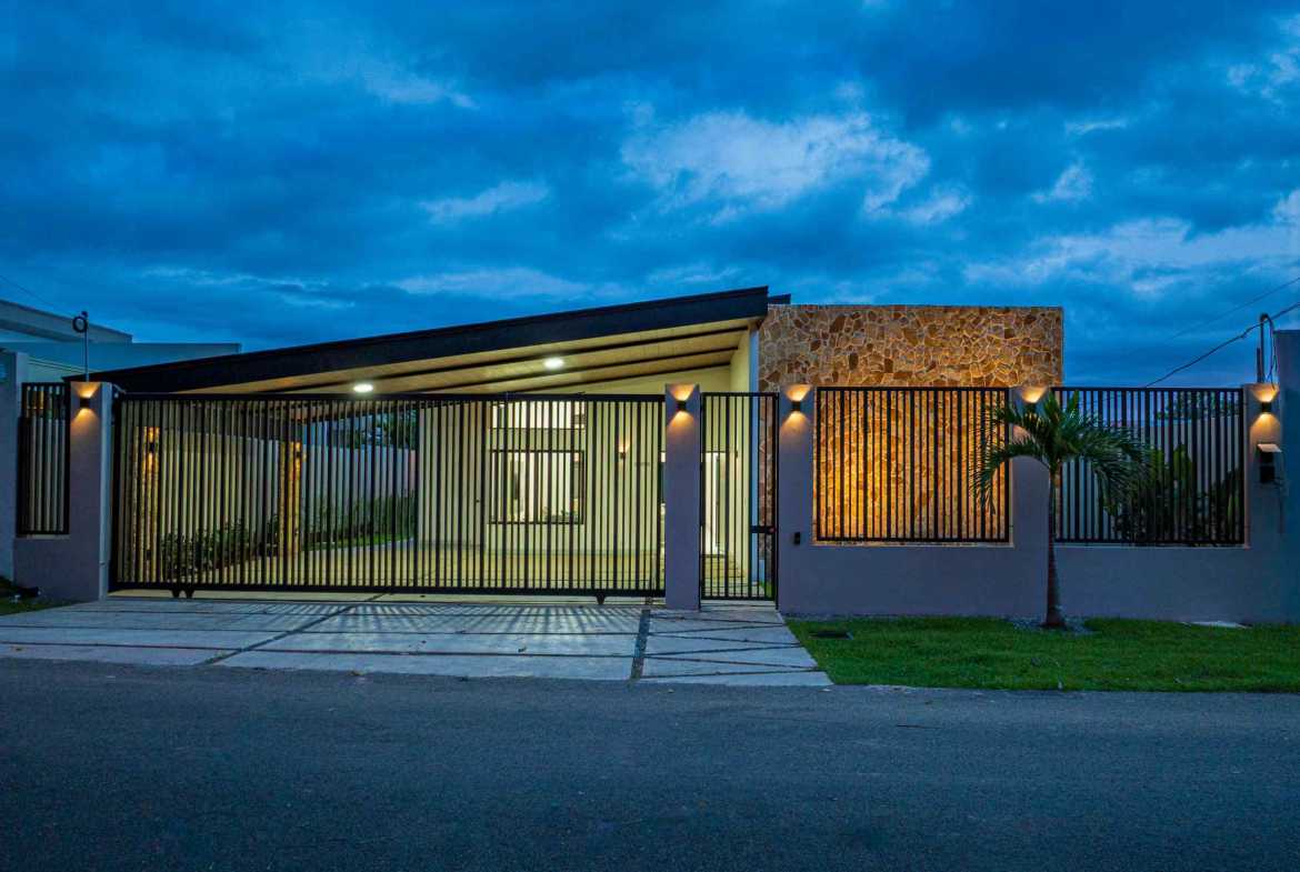 Brand-New Modern Tropical 3-Bedroom Home, photo 9 of 24