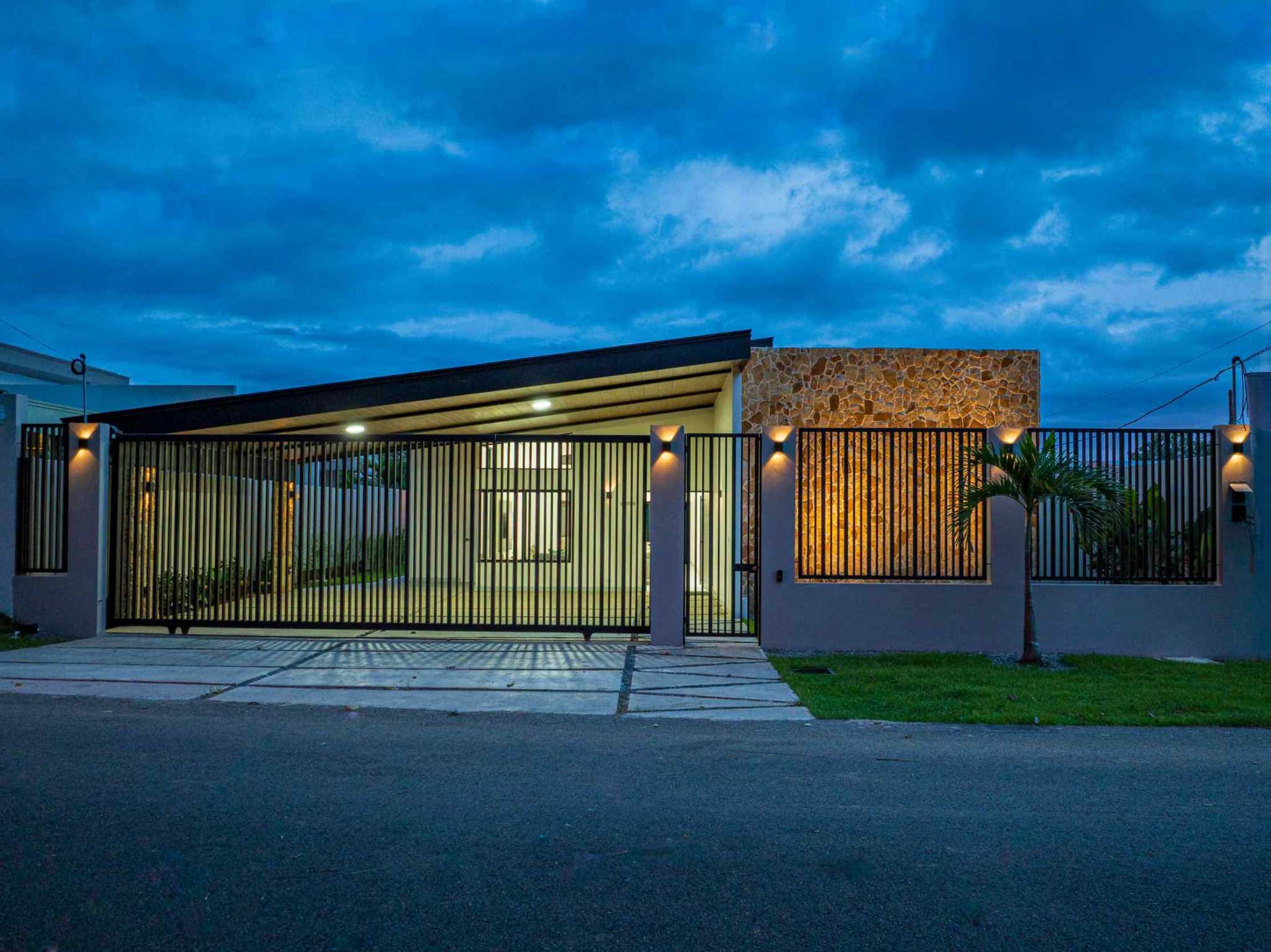 74430-8 Brand-New Modern Tropical 3-Bedroom Home with Private Pool & Outdoor Kitchen in Uvita Costa Rica