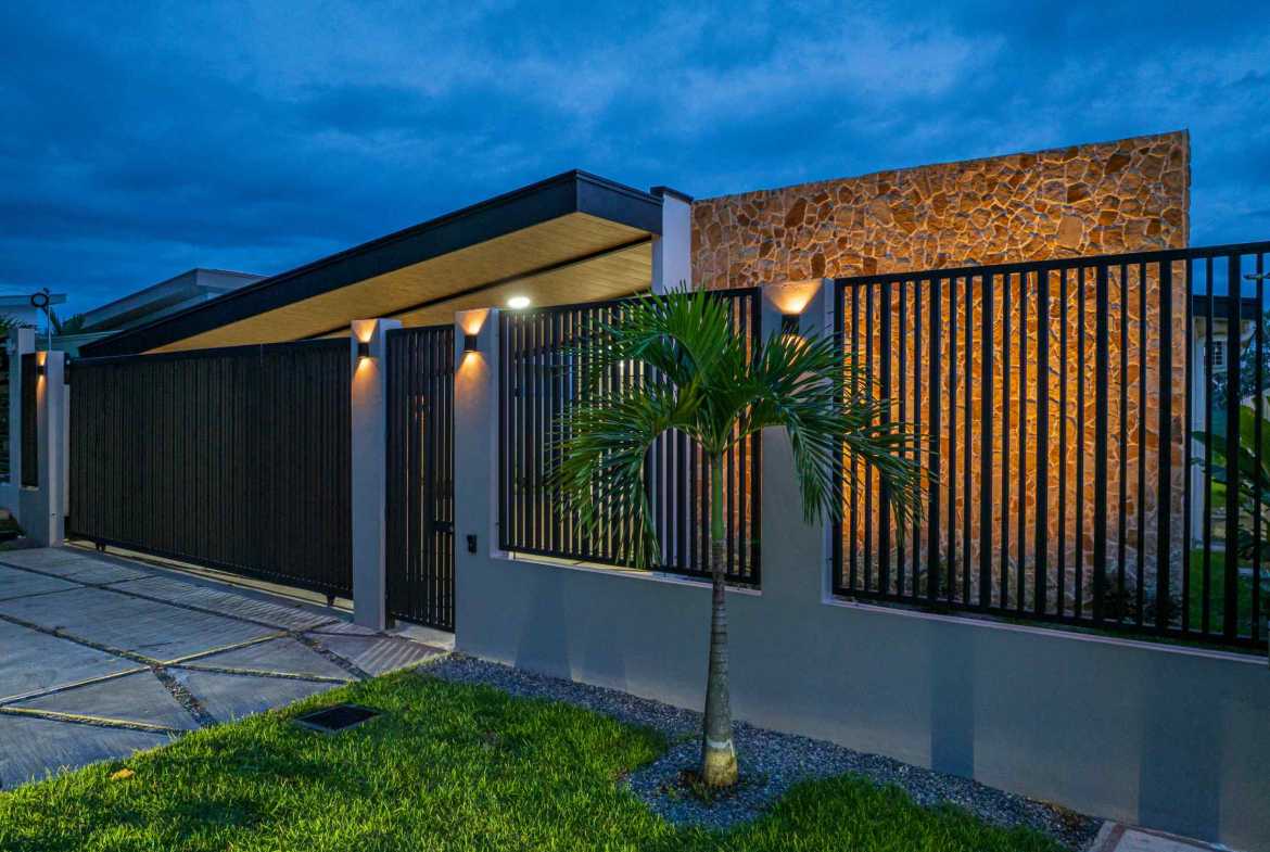 Brand-New Modern Tropical 3-Bedroom Home, photo 10 of 24