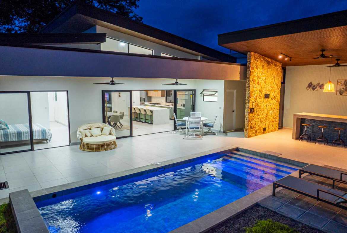 Brand-New Modern Tropical 3-Bedroom Home, photo 11 of 24