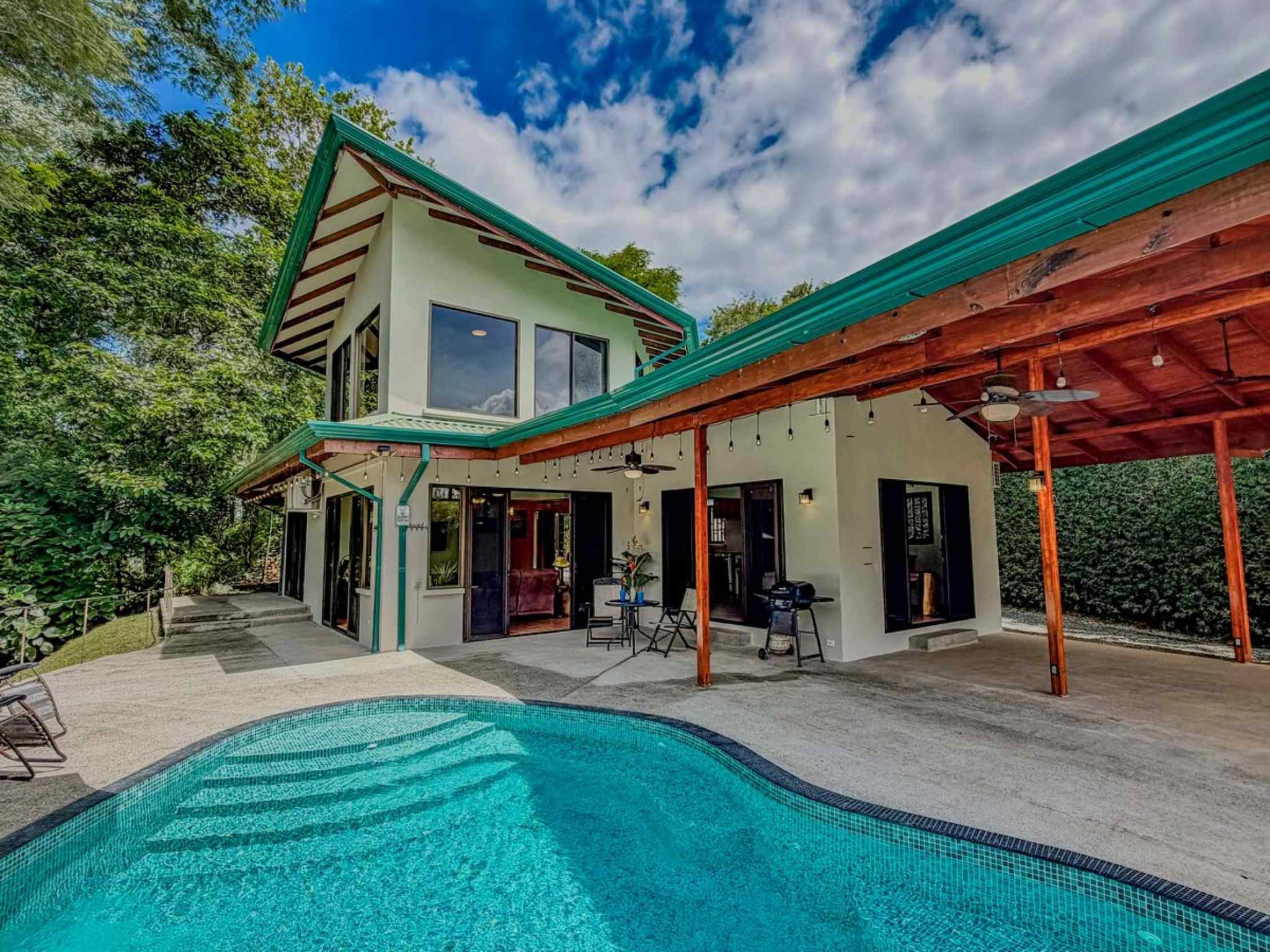 76480-1 Charming 2-Bedroom Jungle Retreat with Saltwater Pool & Mountain Views in Lagunas Costa Rica