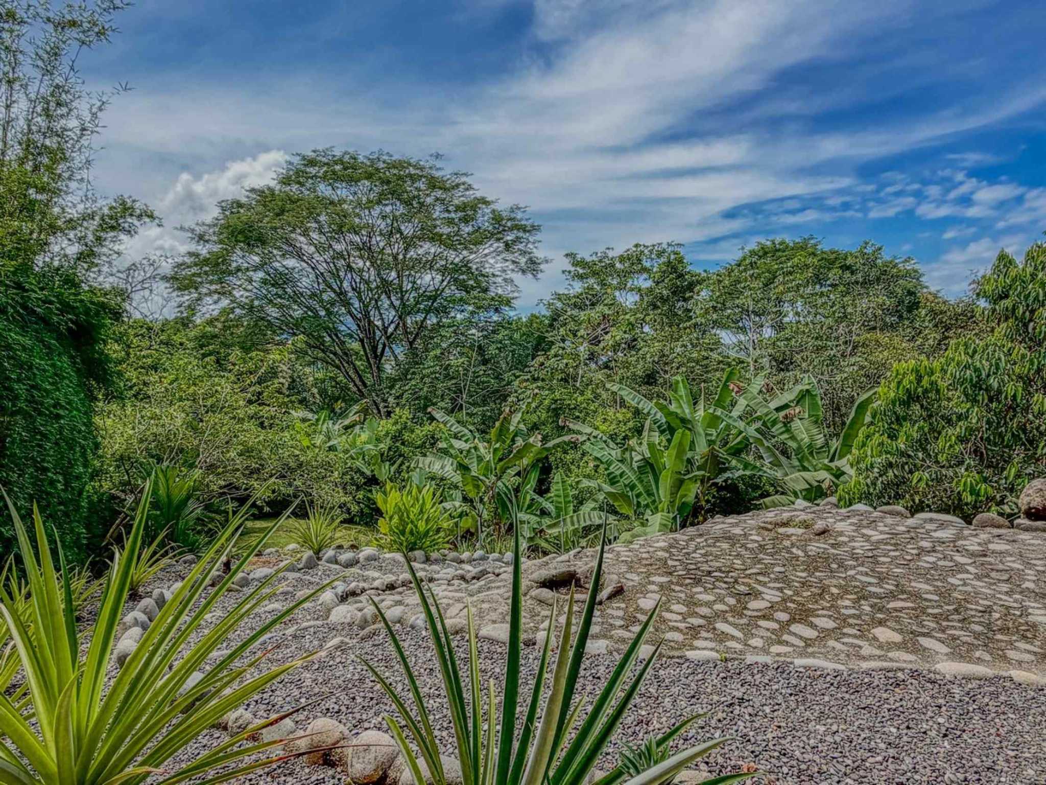 76480-37 Charming 2-Bedroom Jungle Retreat with Saltwater Pool & Mountain Views in Lagunas Costa Rica