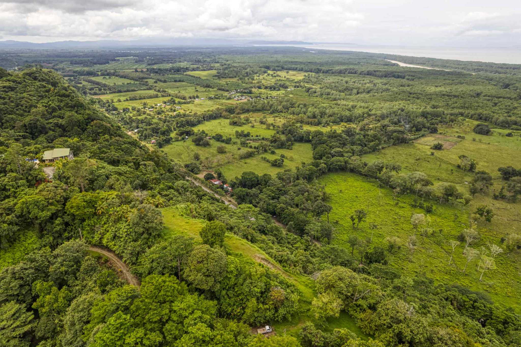 76778-17 Stunning Ocean & Mountain View Building Lot with Legal Water in Ojochal Costa Rica