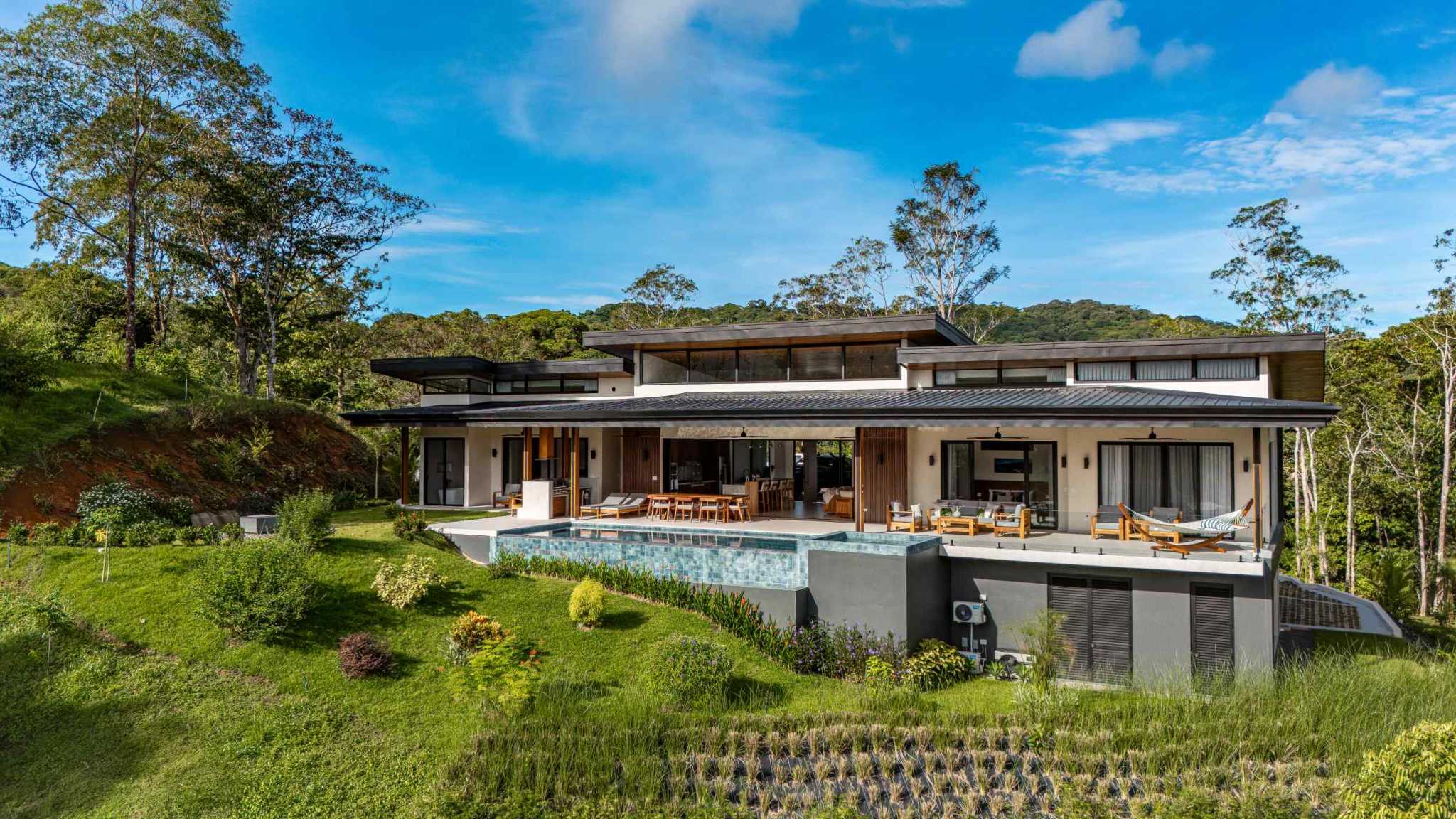 76901-7 Stunning 3-Bedroom Luxury Estate with Waterfall Views & Infinity Pool in Dominical Costa Rica